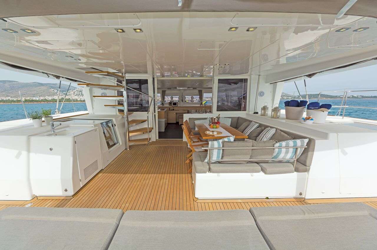 MELITI - Lagoon 560 aft deck