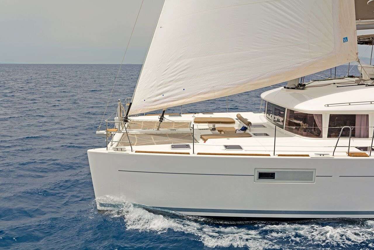 MELITI - Lagoon 560 sailing