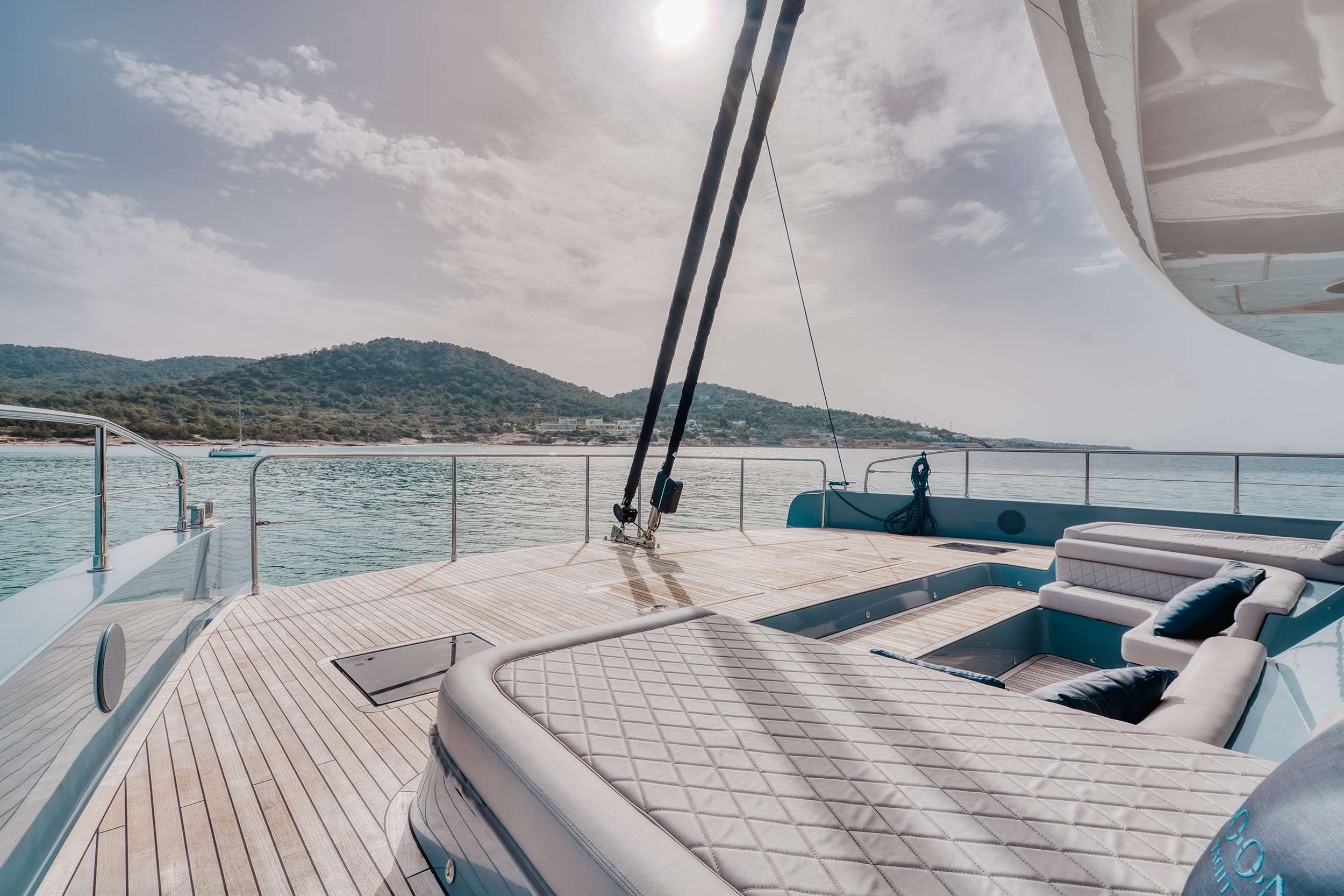 SEABARIT LX - Moon Yacht 65 foredeck