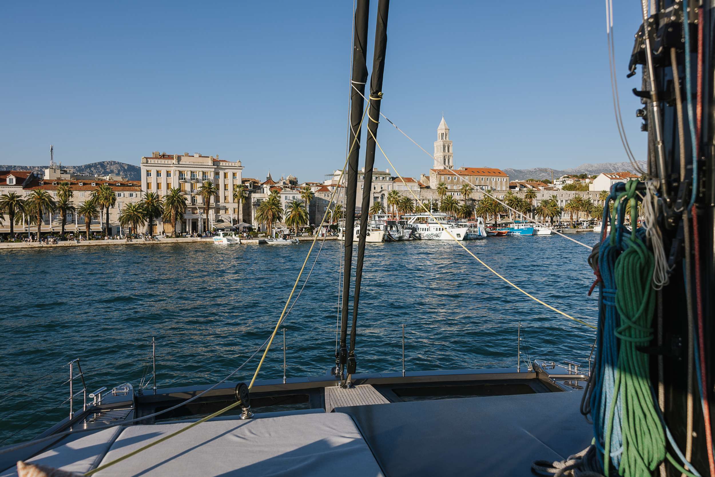 AHALYA - Sunreef 60 forestay
