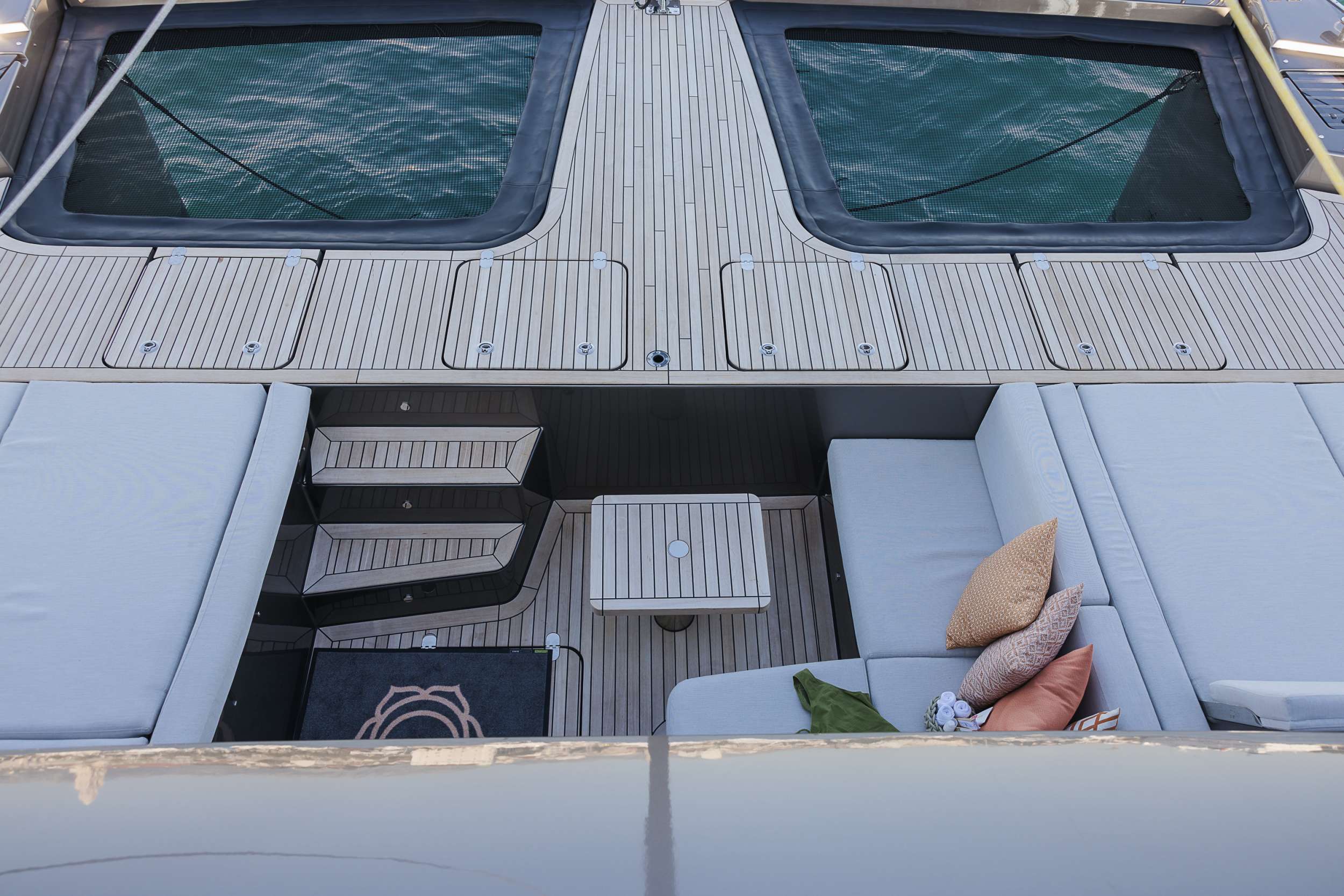 AHALYA - Sunreef 60 foredeck cockpit