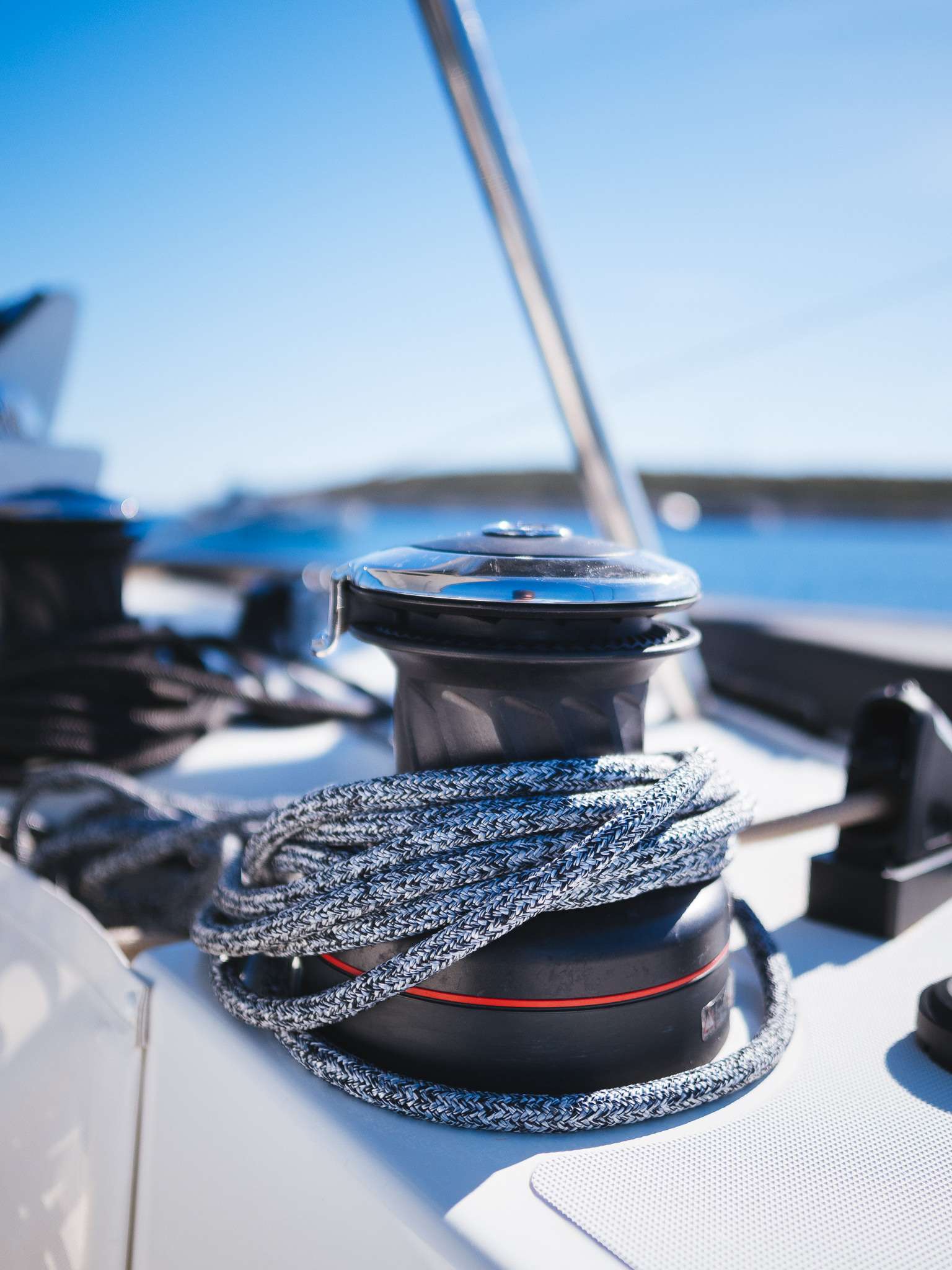 CATWALK - Lagoon 51 winch
