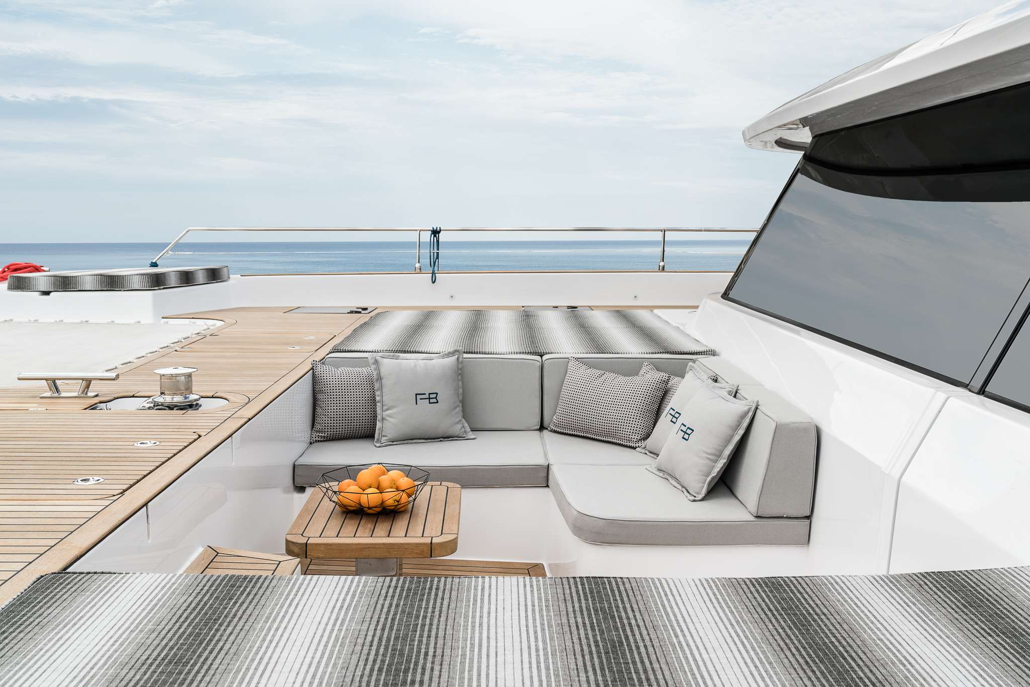 SERENITY - Sunreef 60 foredeck cockpit