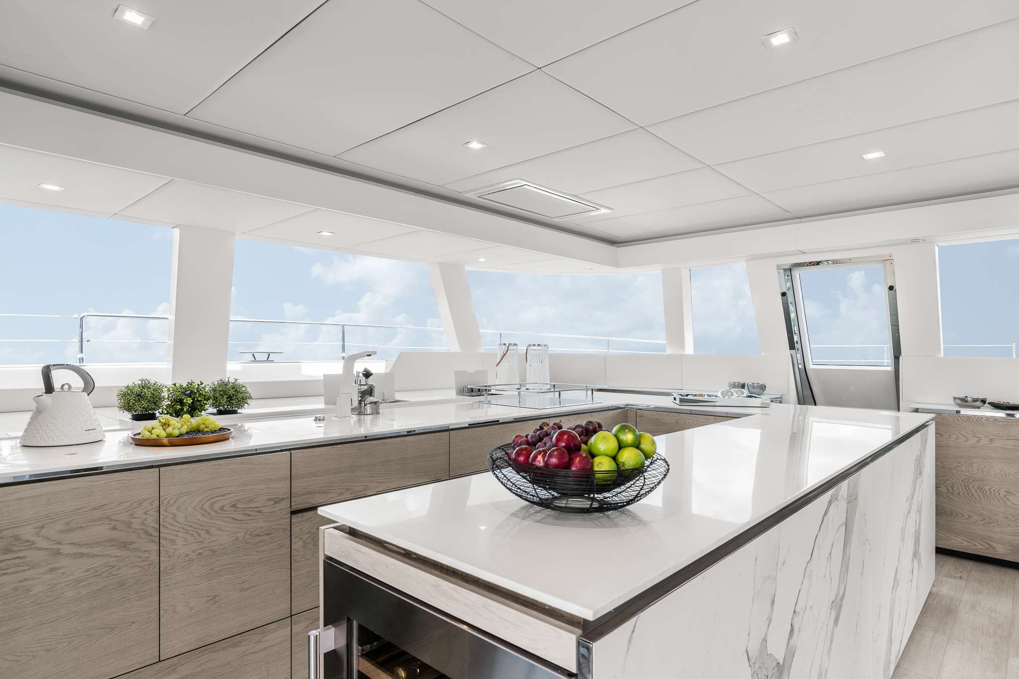 SERENITY - Sunreef 60 galley