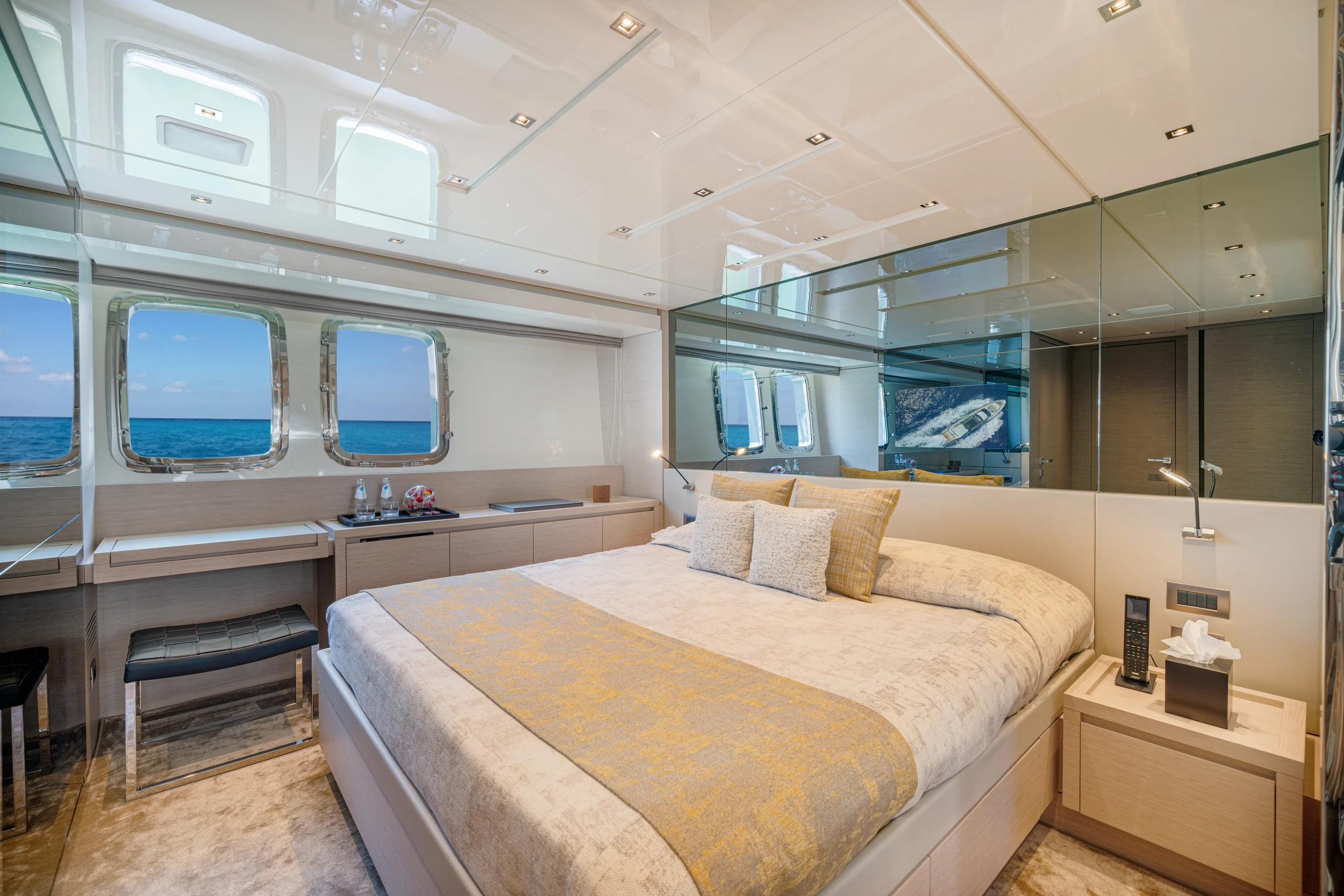 LUCKY Sanlorenzo SL78 double cabin