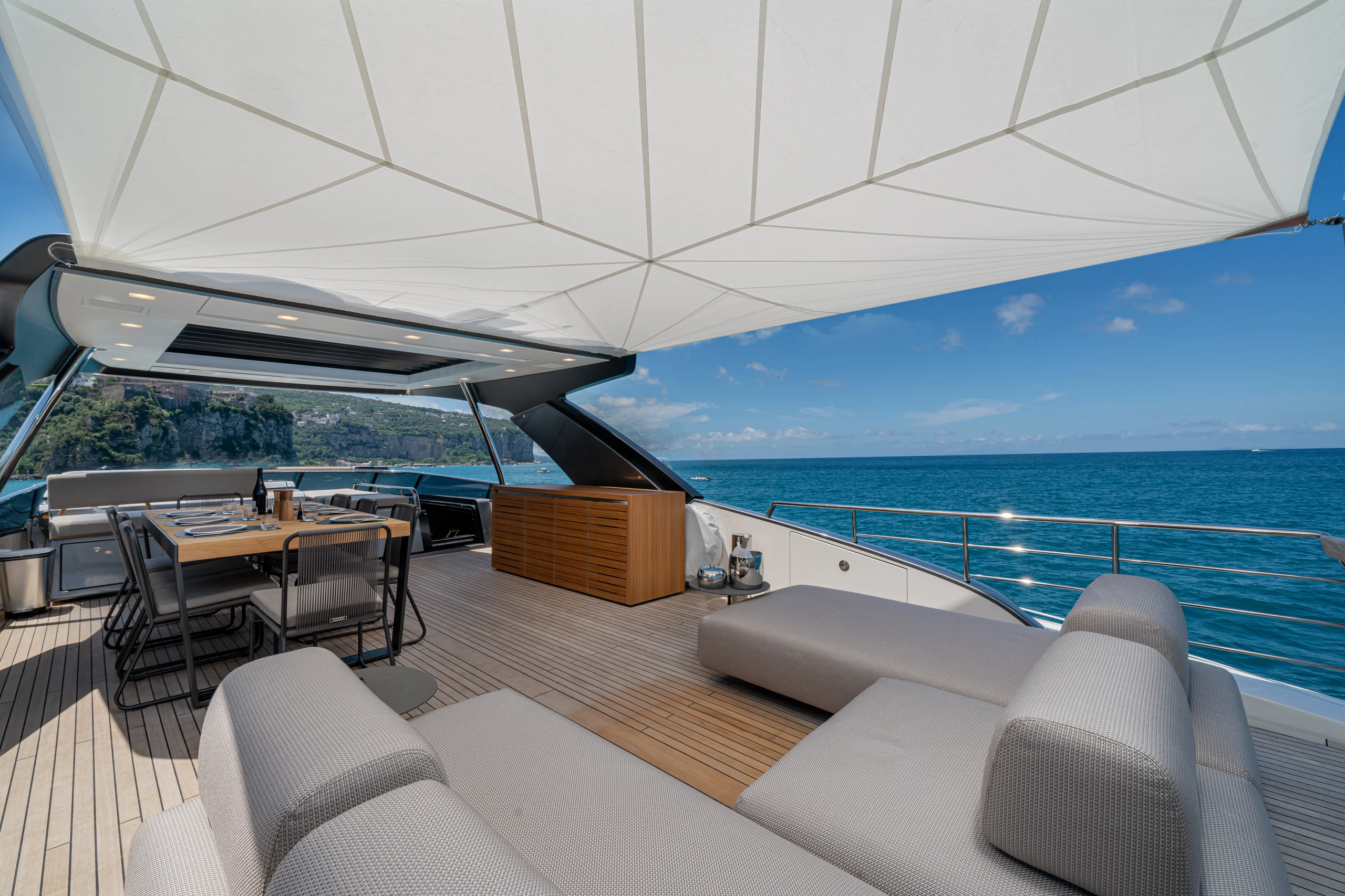 LUCKY Sanlorenzo SL78 flybridge