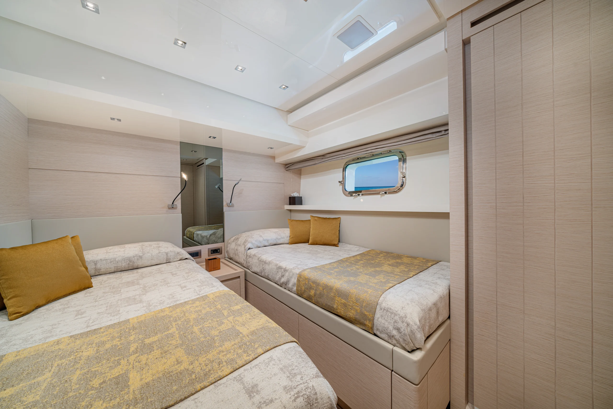 LUCKY Sanlorenzo SL78 twin cabin
