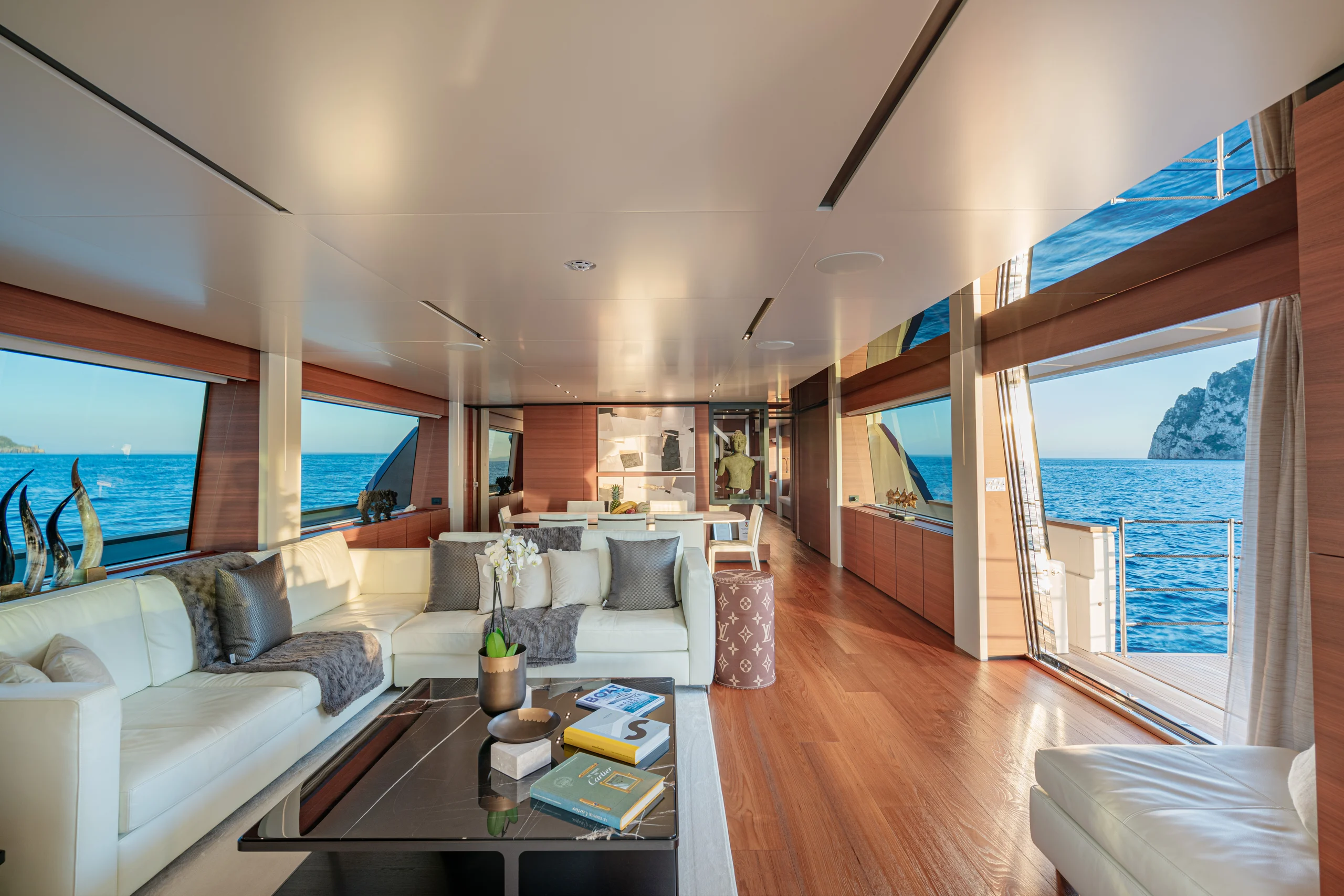 SOUTH - Ferretti Custom Line Navetta 33 main saloon