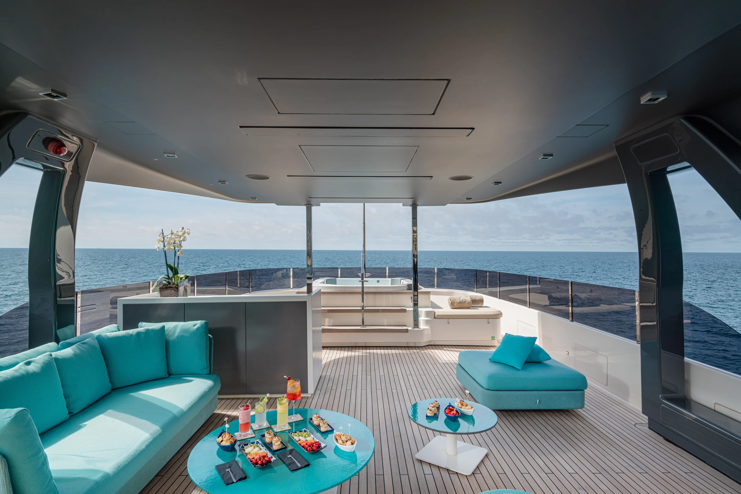 SOUTH - Ferretti Custom Line Navetta 33 flybridge lounge area