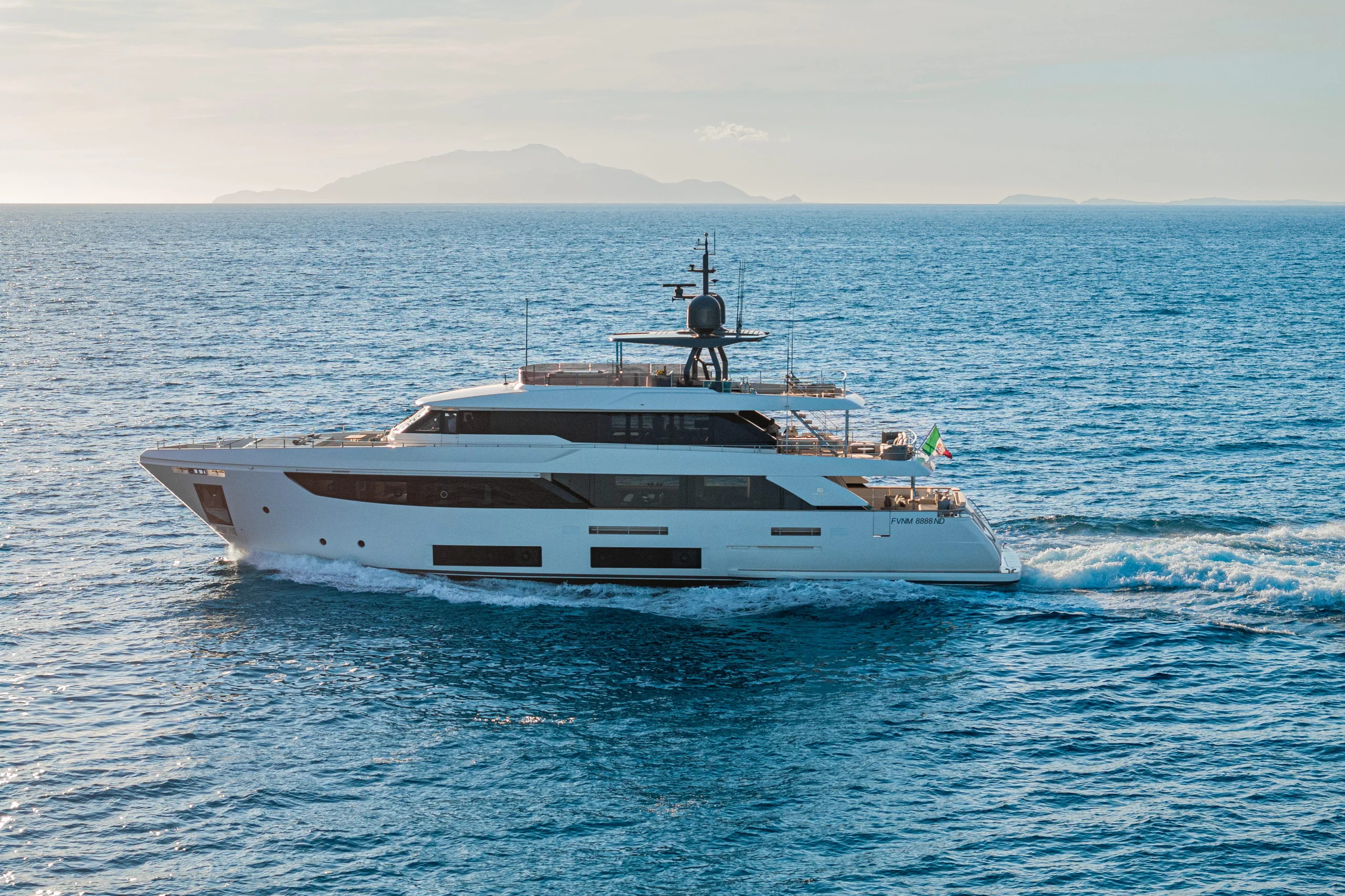 SOUTH - Ferretti Custom Line Navetta 33 underway