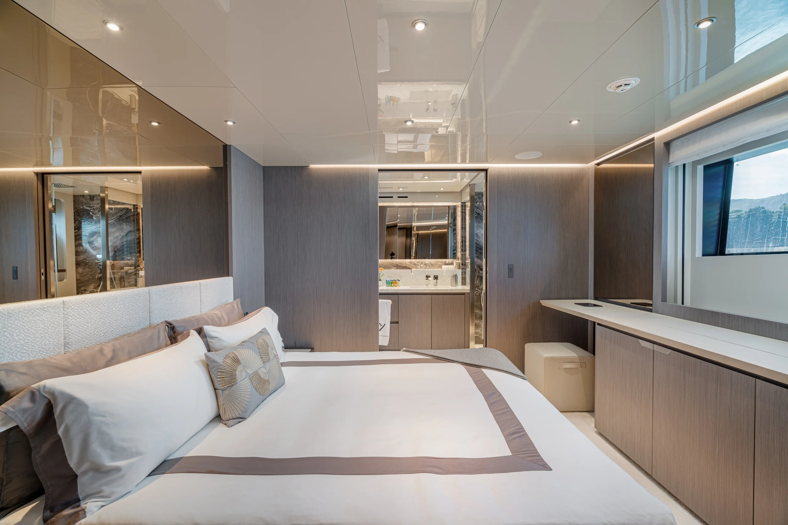 MARICAN FOREVER - 2024 Ferretti Custom Line 106' double cabin