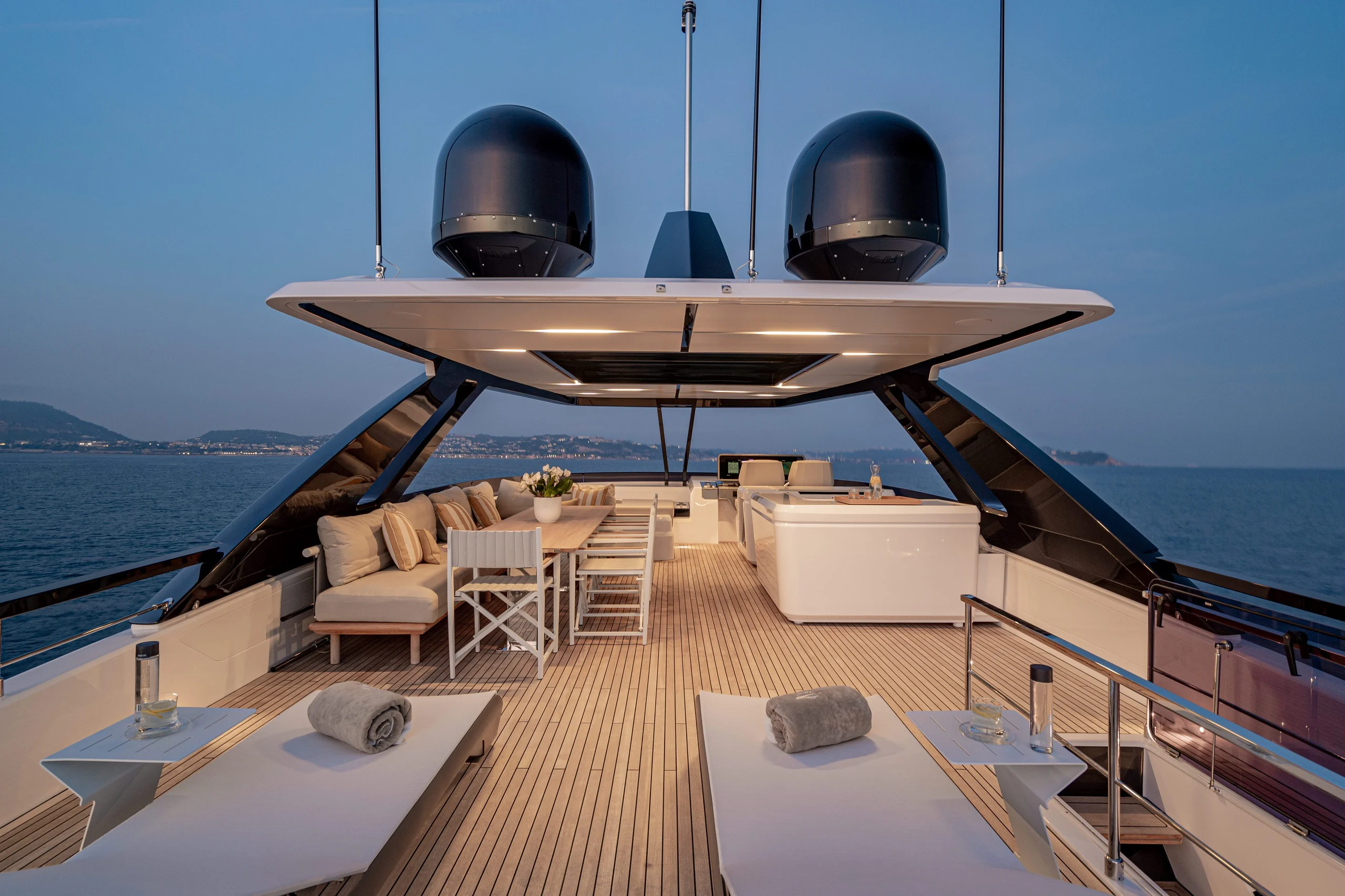 VITTORIA - 2022 Ferretti 860 Luxury Crewed Motor Yacht flybridge