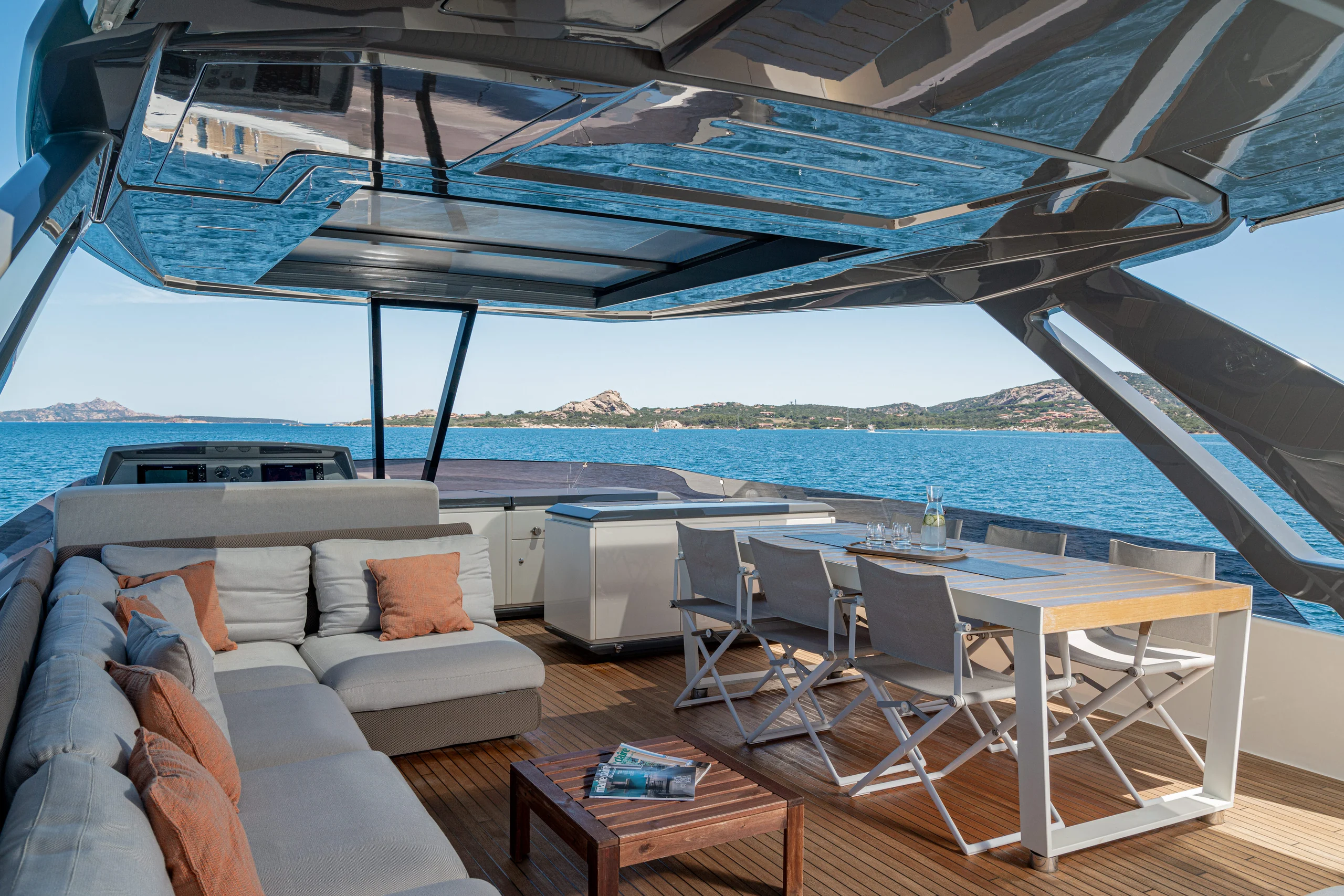 E3 - Ferretti 850 flybridge