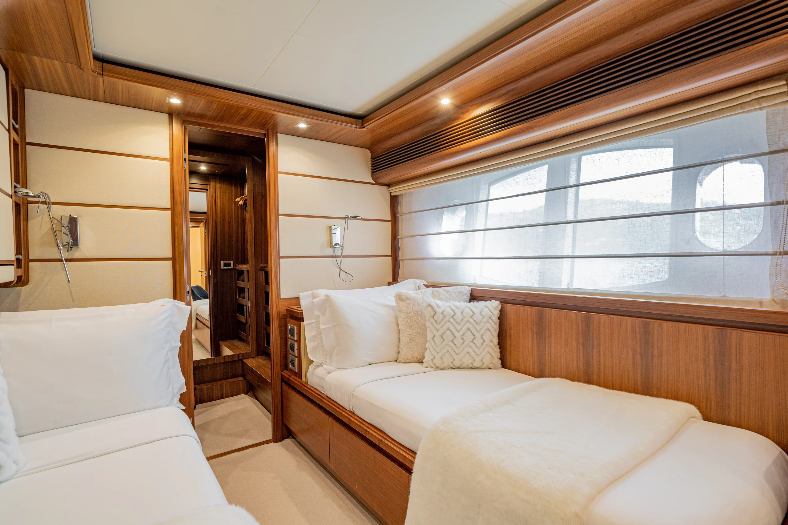 ETHNA - Custom Line 97 twin cabin