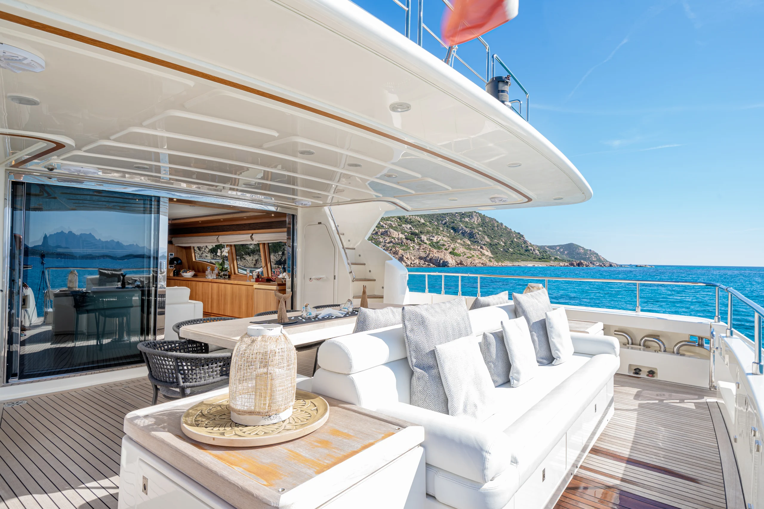 ETHNA - Custom Line 97 aft deck