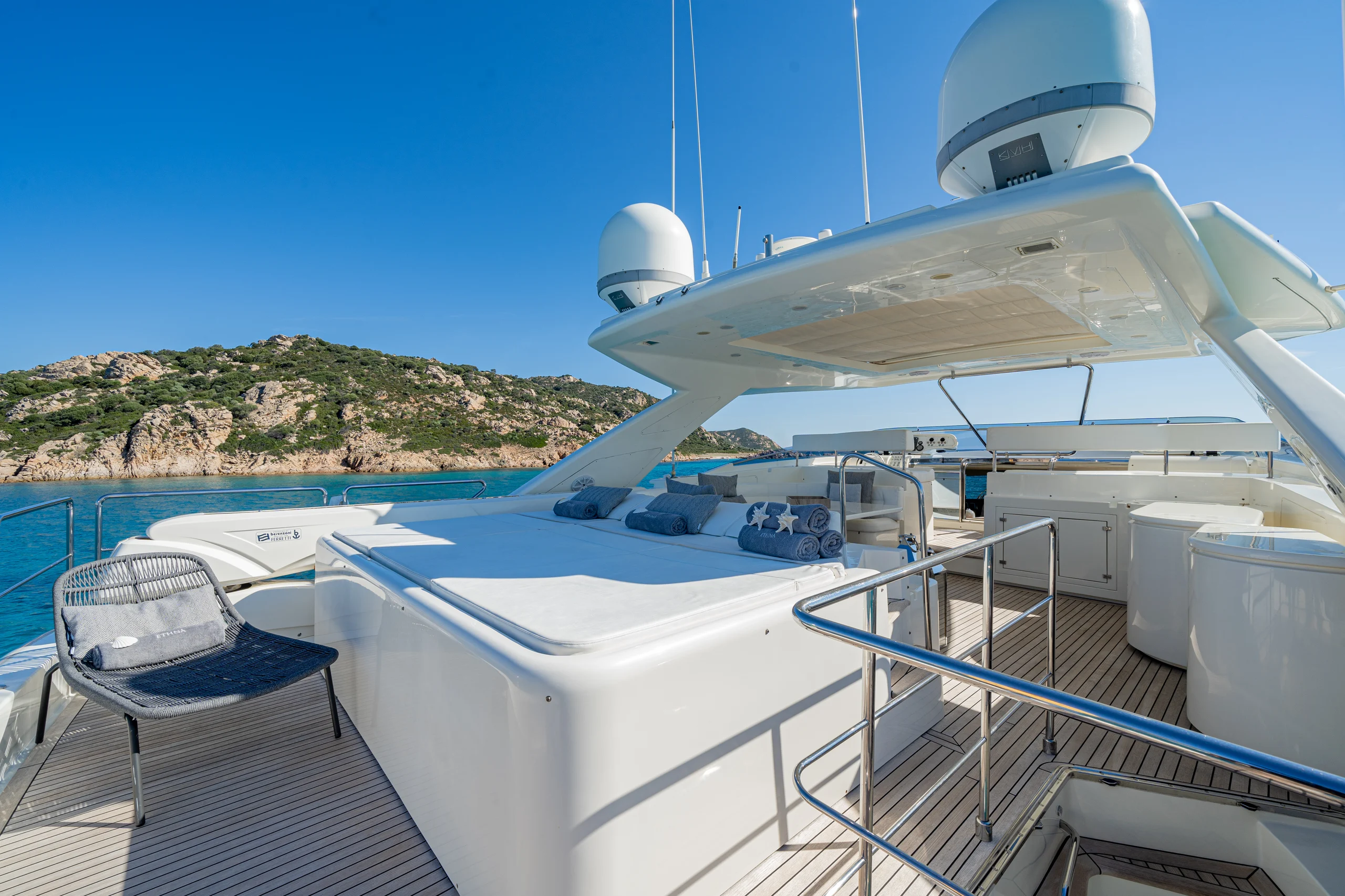 ETHNA - Custom Line 97 flybridge