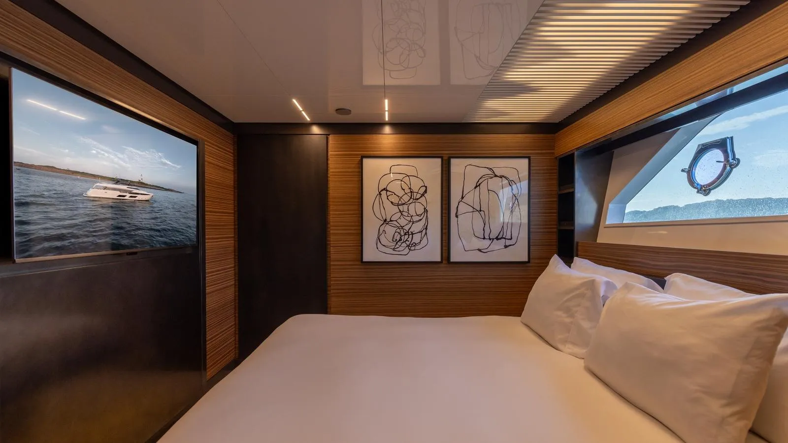 DATE NIGHT - Feretti 920 Bahamas Luxury Motor Yacht Charter VIP Cabin