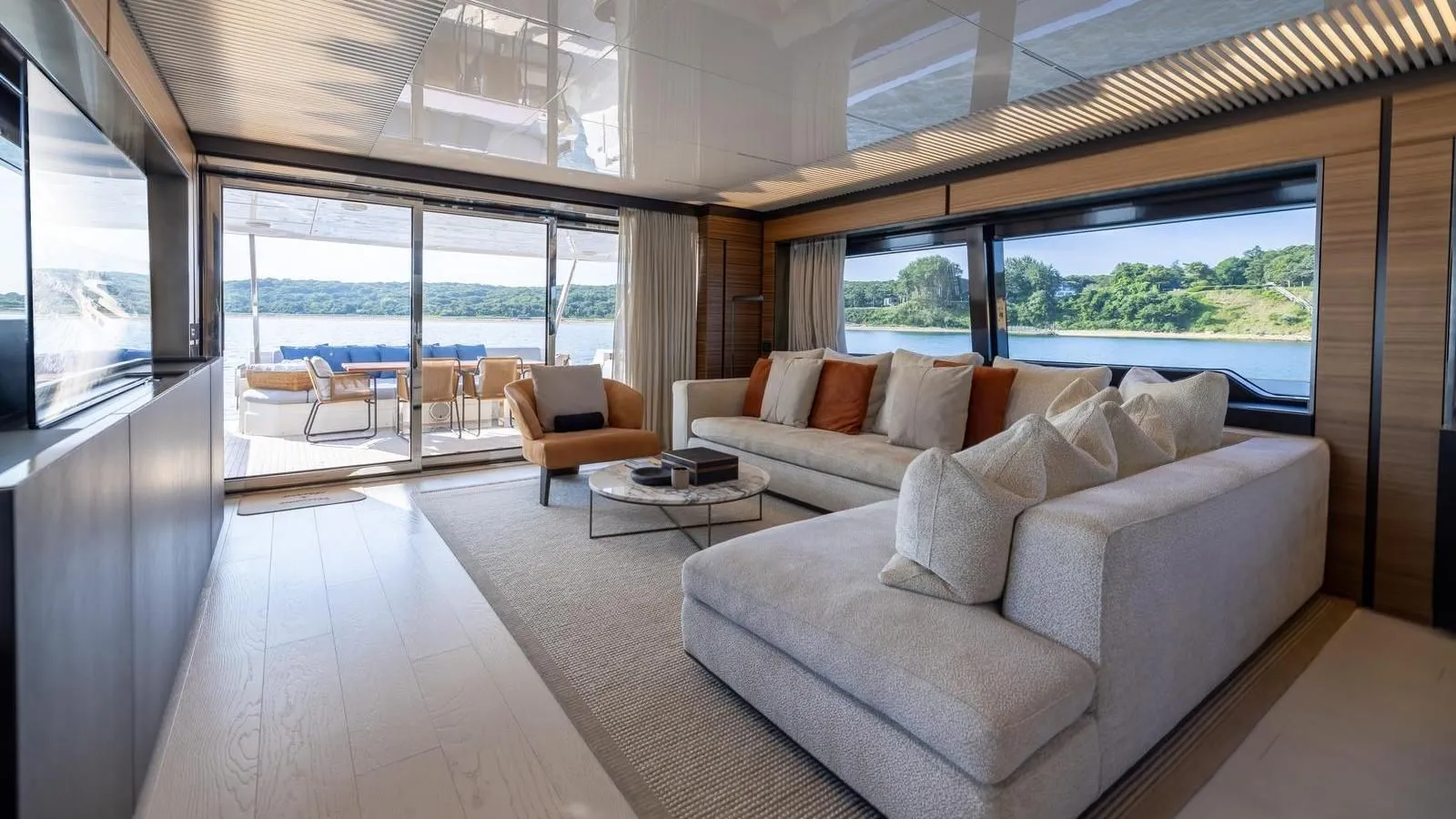 DATE NIGHT - Feretti 920 Bahamas Luxury Motor Yacht Charter saloon