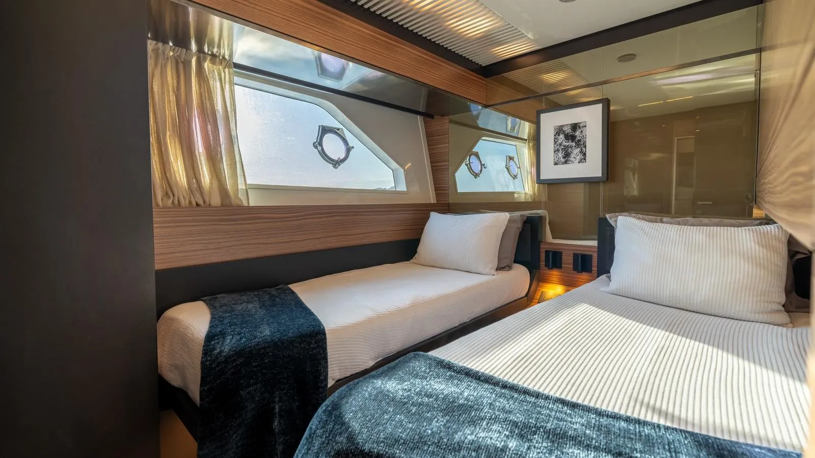 DATE NIGHT - Feretti 920 Bahamas Luxury Motor Yacht Charter twin cabin