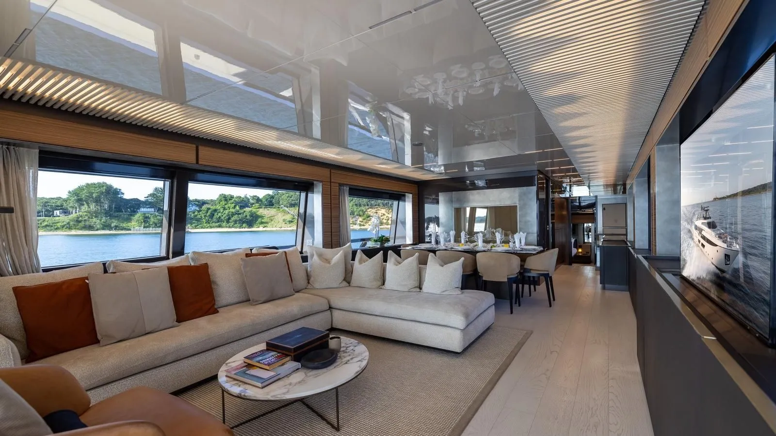 DATE NIGHT - Feretti 920 Bahamas Luxury Motor Yacht Charter - saloon