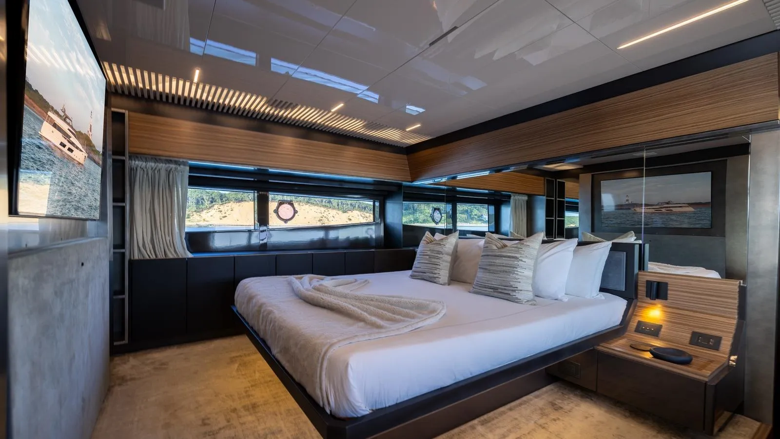 DATE NIGHT - Feretti 920 Bahamas Luxury Motor Yacht Charter master cabin