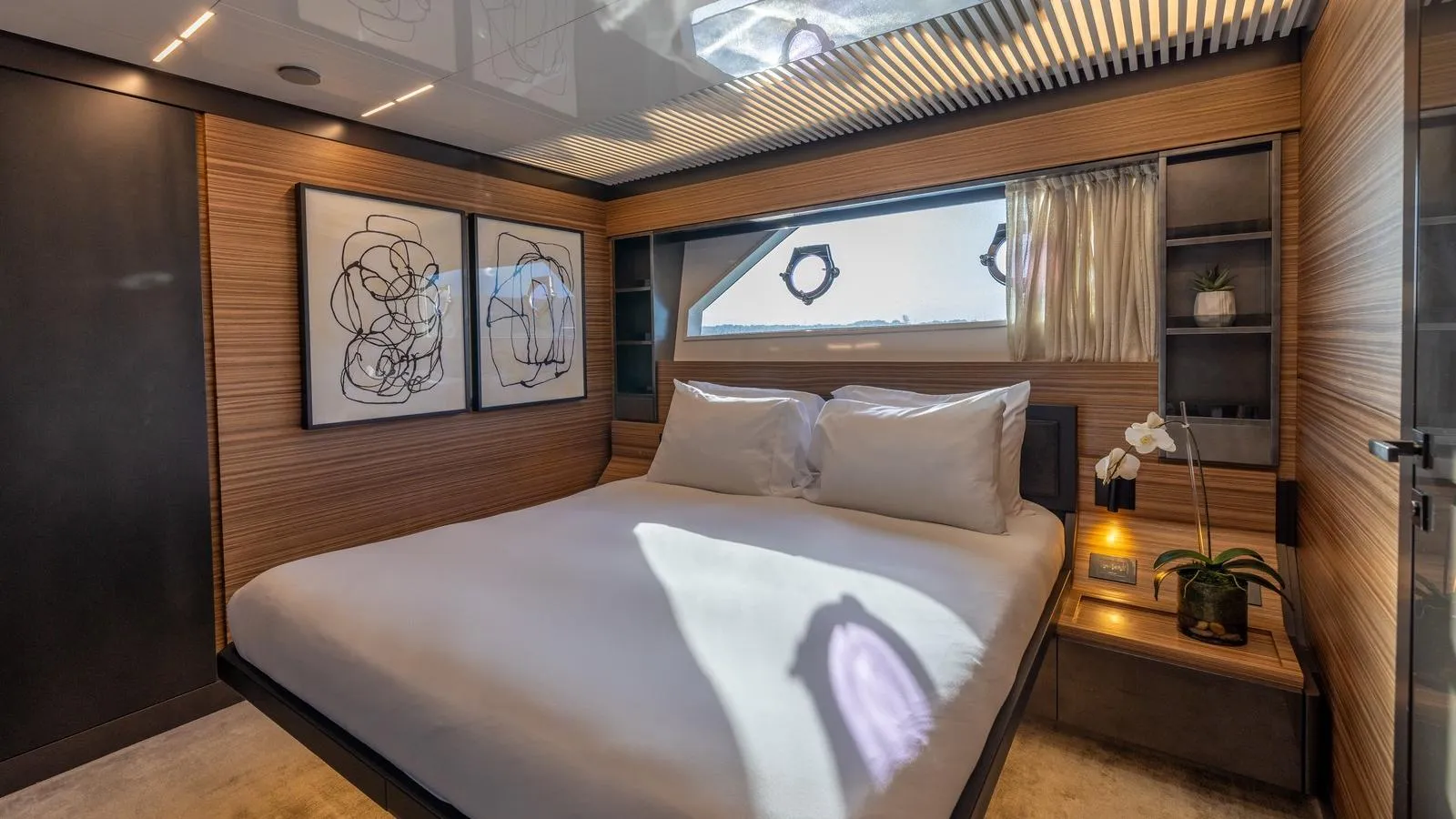 DATE NIGHT - Feretti 920 Bahamas Luxury Motor Yacht Charter VIP Cabin