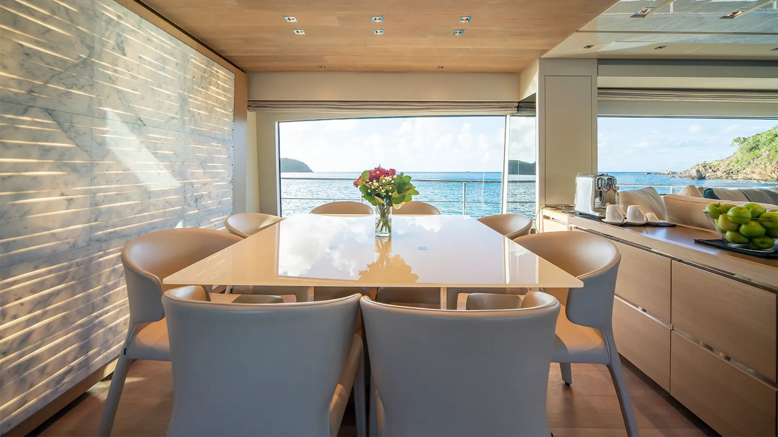 SQUALO - Sanlorenzo SL86 Bahamas Crewed Motor Yacht Charter interior dining