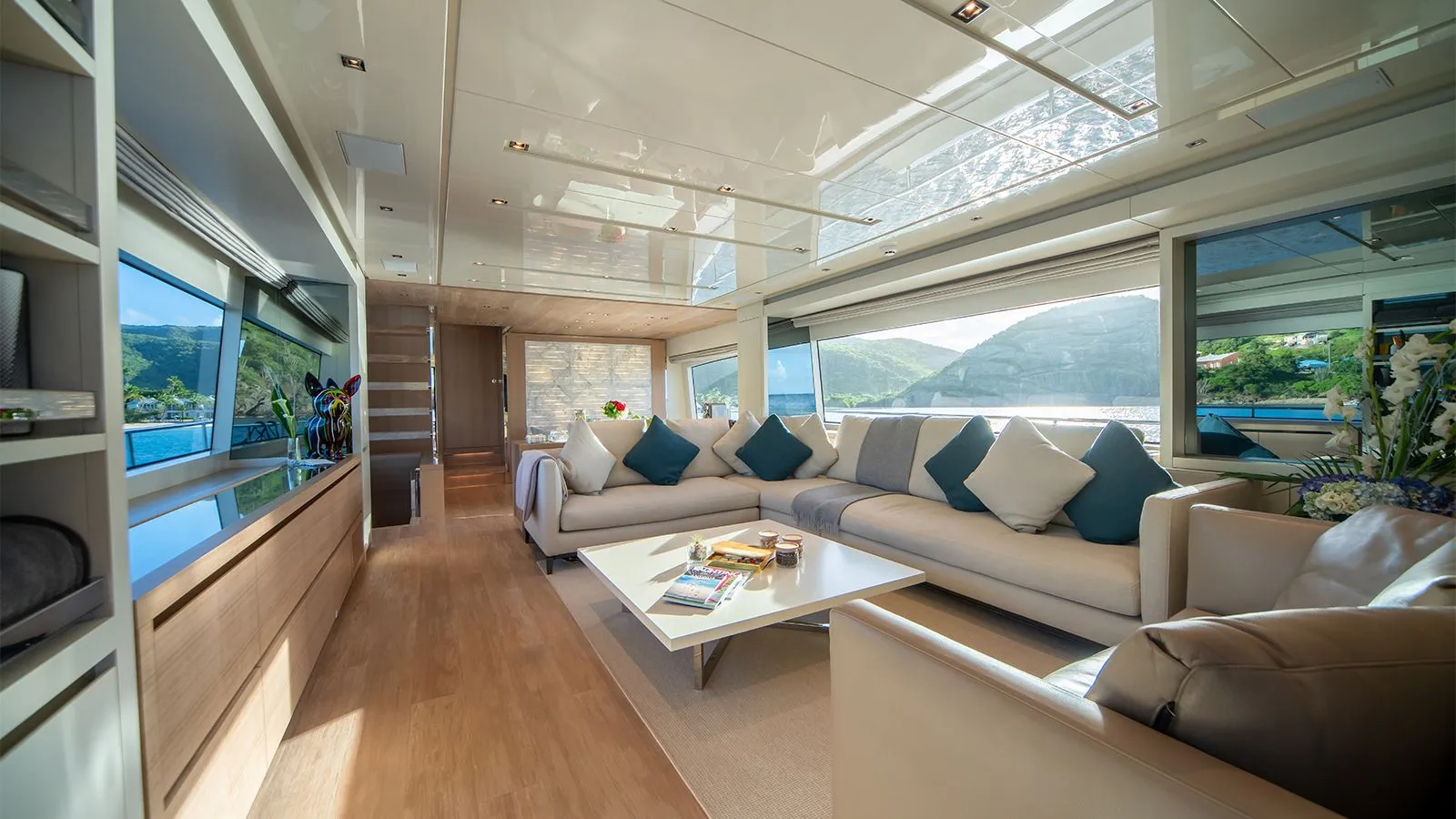 SQUALO - Sanlorenzo SL86 Bahamas Crewed Motor Yacht Charter interior saloon