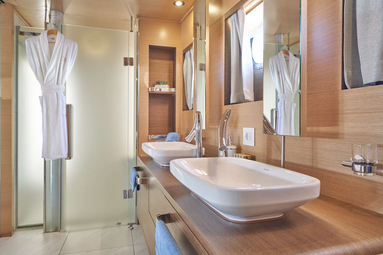 Croatia Luxury Gulet OMINA ensuite bathroom