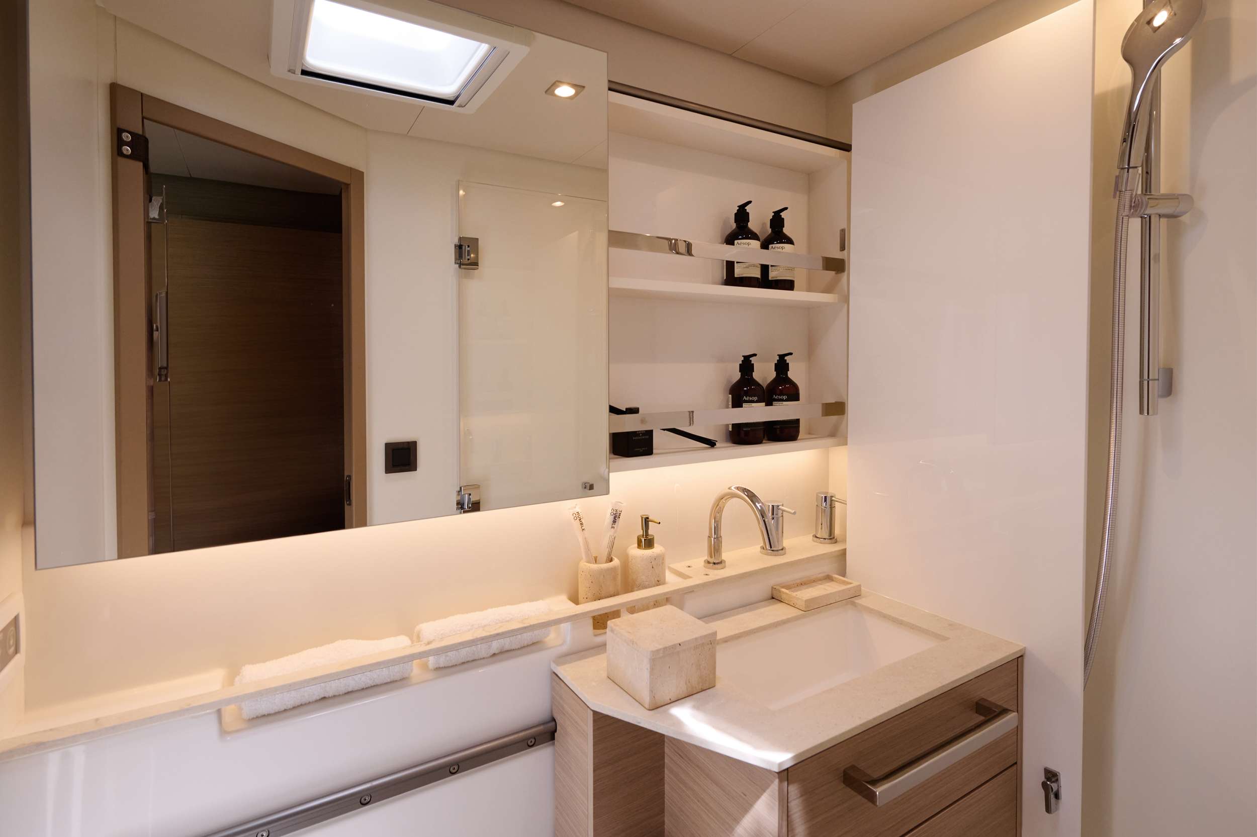 Greece Crewed Catamaran DREAM - Lagoon 55 ensuite cabin