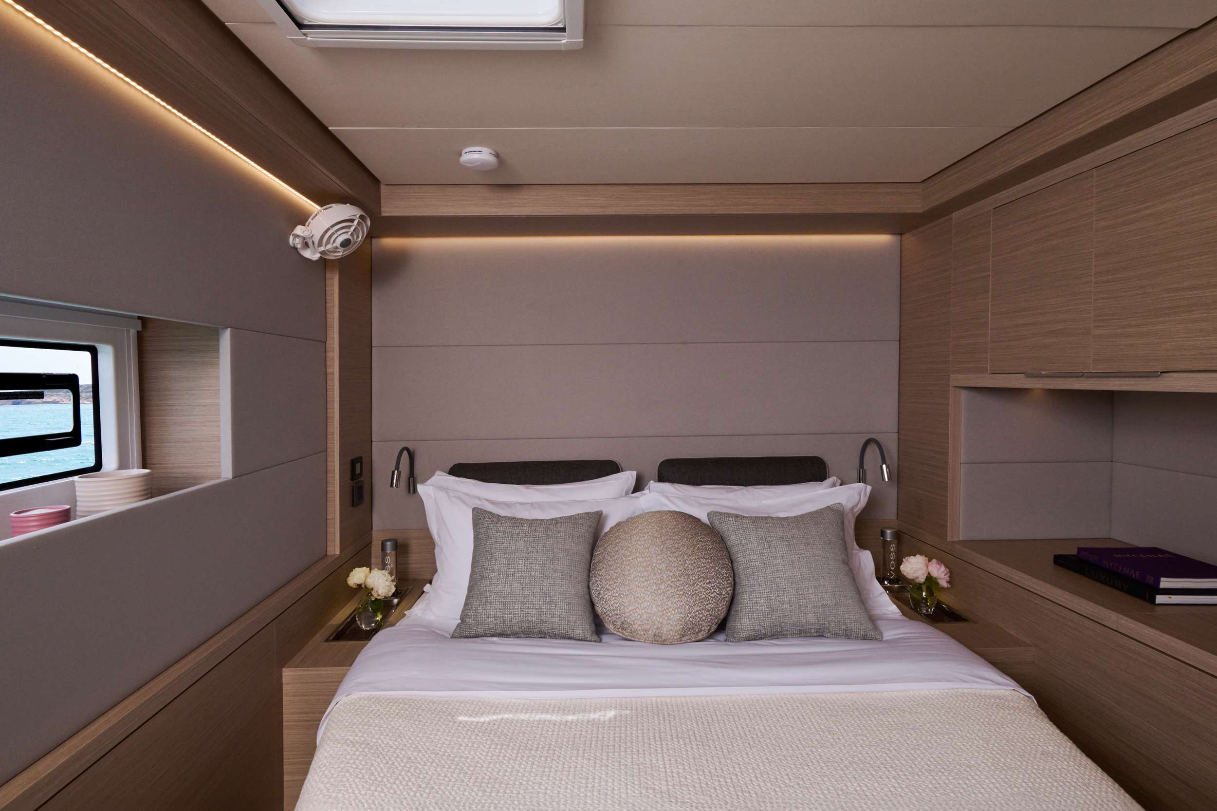 Greece Crewed Catamaran DREAM - Lagoon 55 double cabin