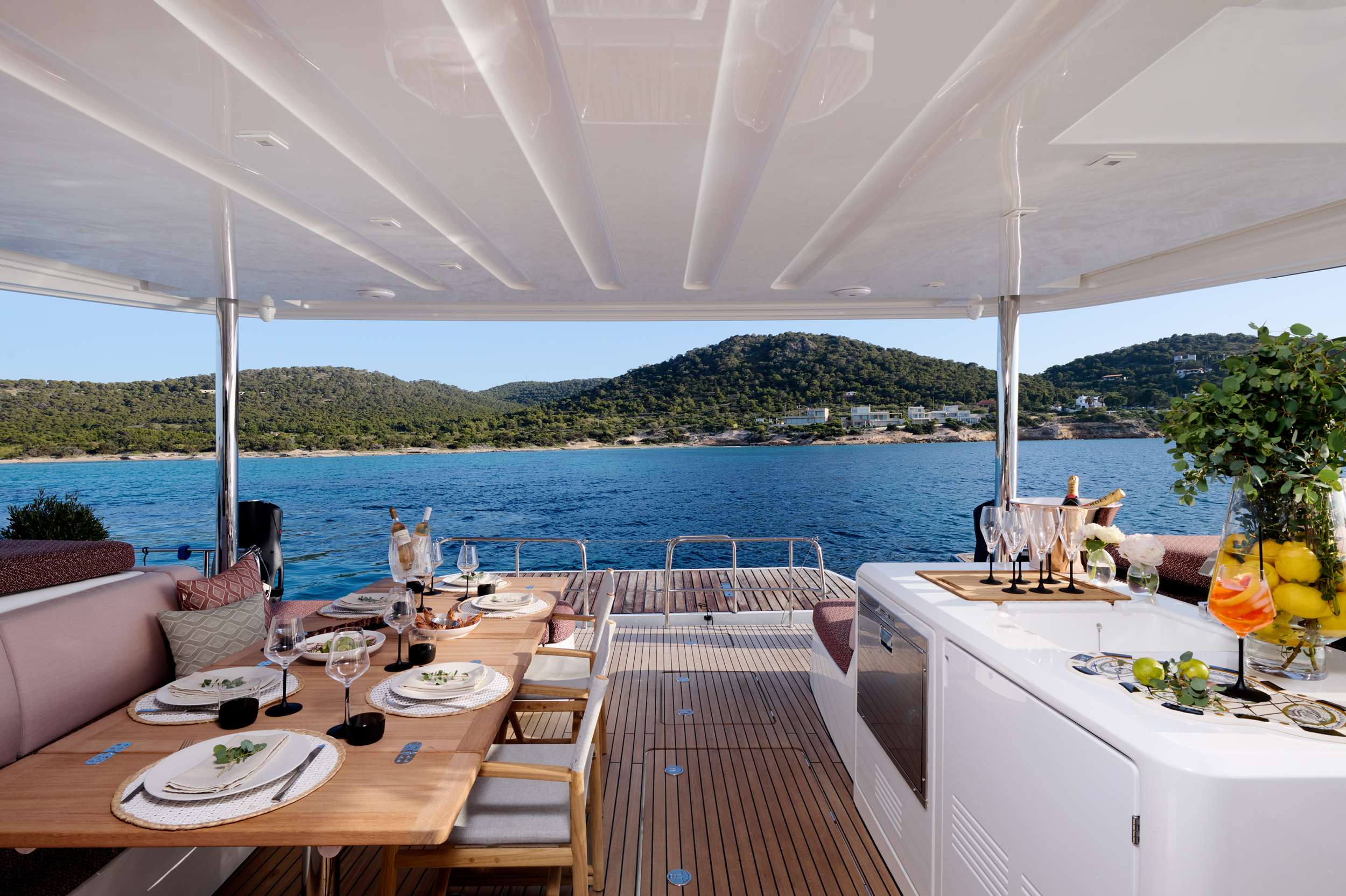 Greece Crewed Catamaran DREAM - Lagoon 55 aft deck