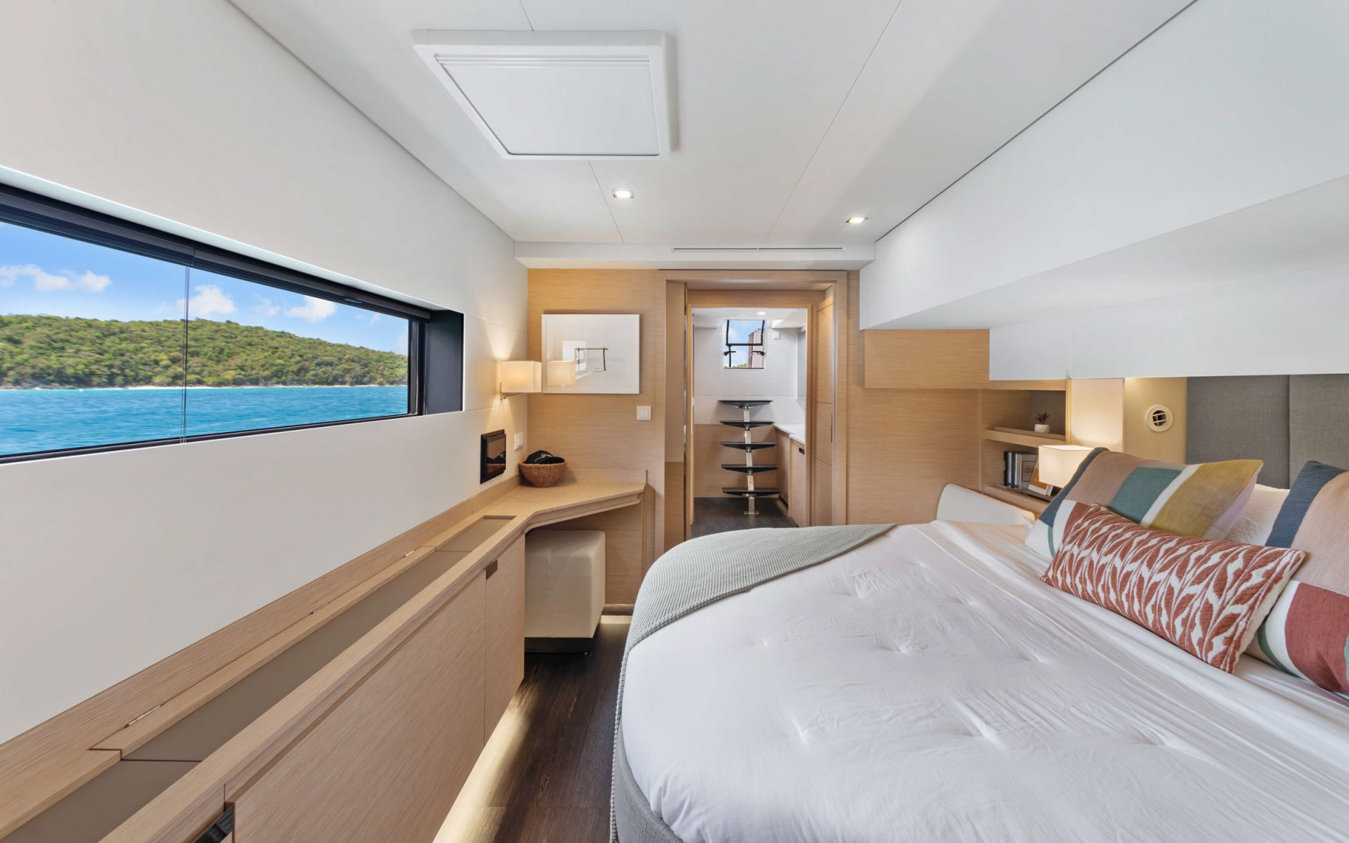 HOURGLASS - BVI Crewed Catamaran - Fountaine Pajot Samana 59 master cabin