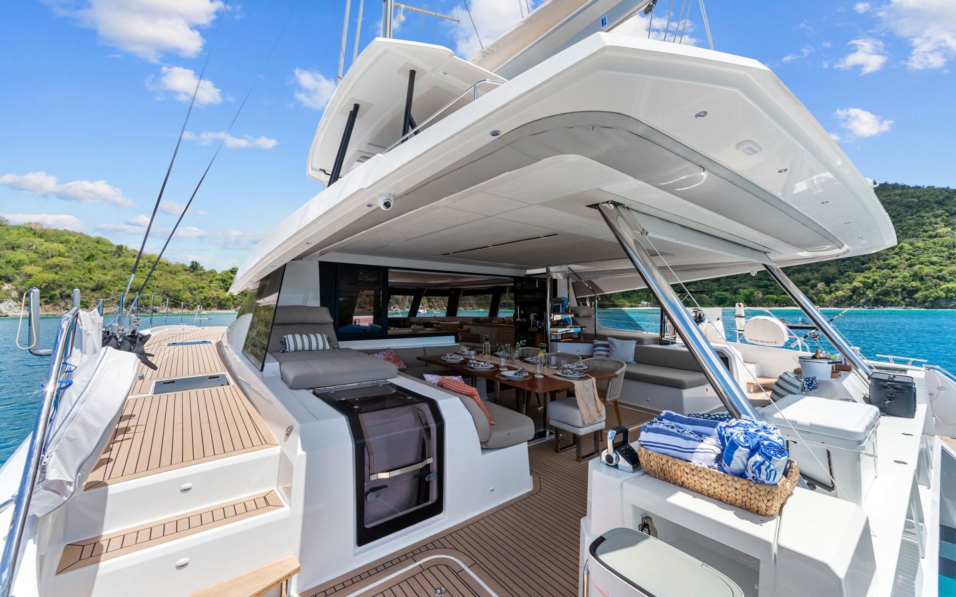 HOURGLASS - BVI Crewed Catamaran - Fountaine Pajot Samana 59 aft deck