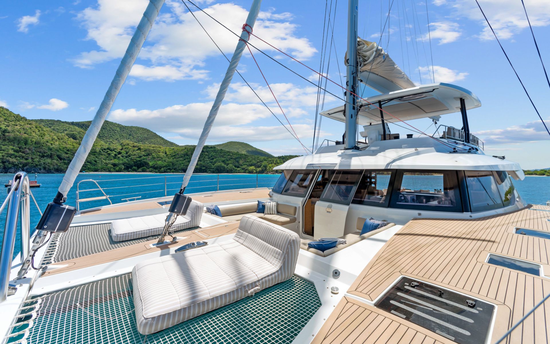 HOURGLASS - BVI Crewed Catamaran - Fountaine Pajot Samana 59 trampolines