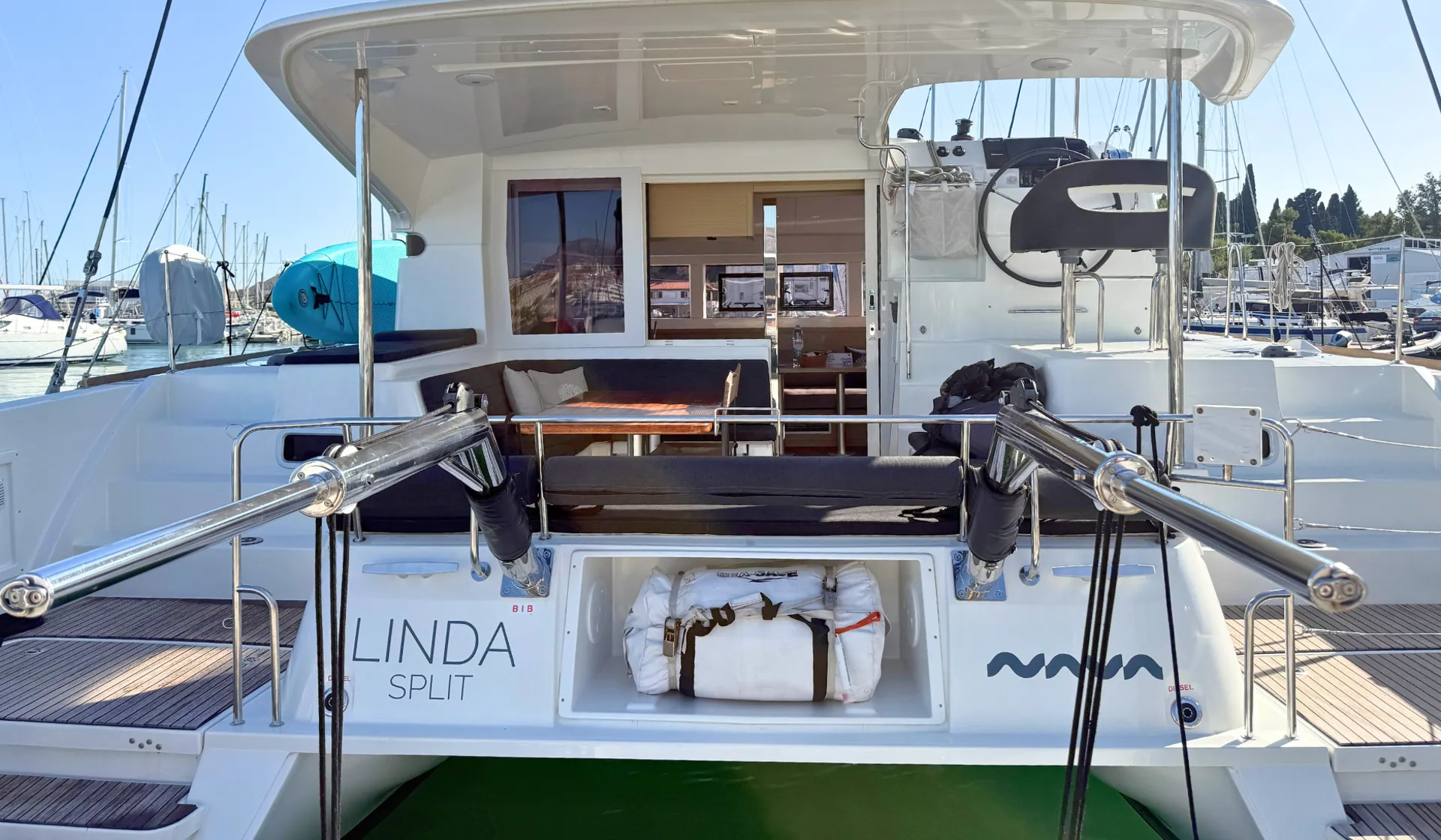 Croatia Bareboat Catamaran Lagoon 40 LINDA aft view