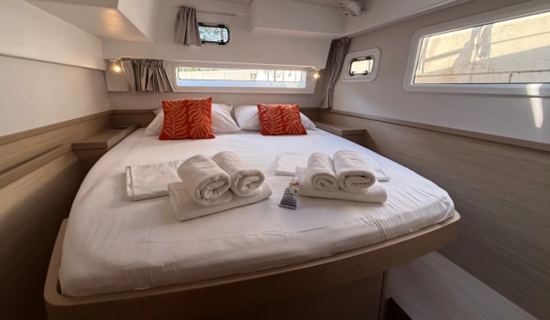 Croatia Bareboat Catamaran Lagoon 42 AVENTUS cabin