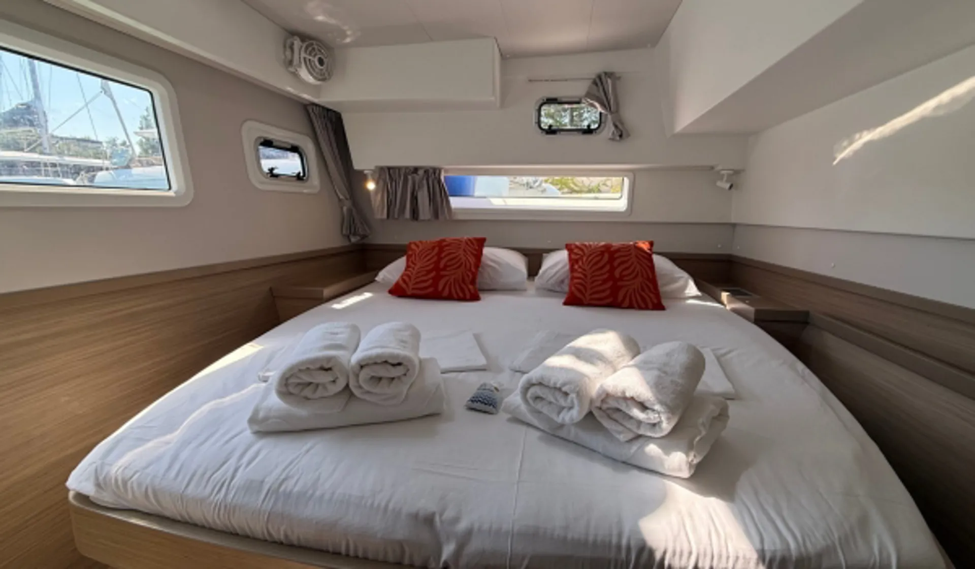 Croatia Bareboat Catamaran Lagoon 42 AVENTUS cabin