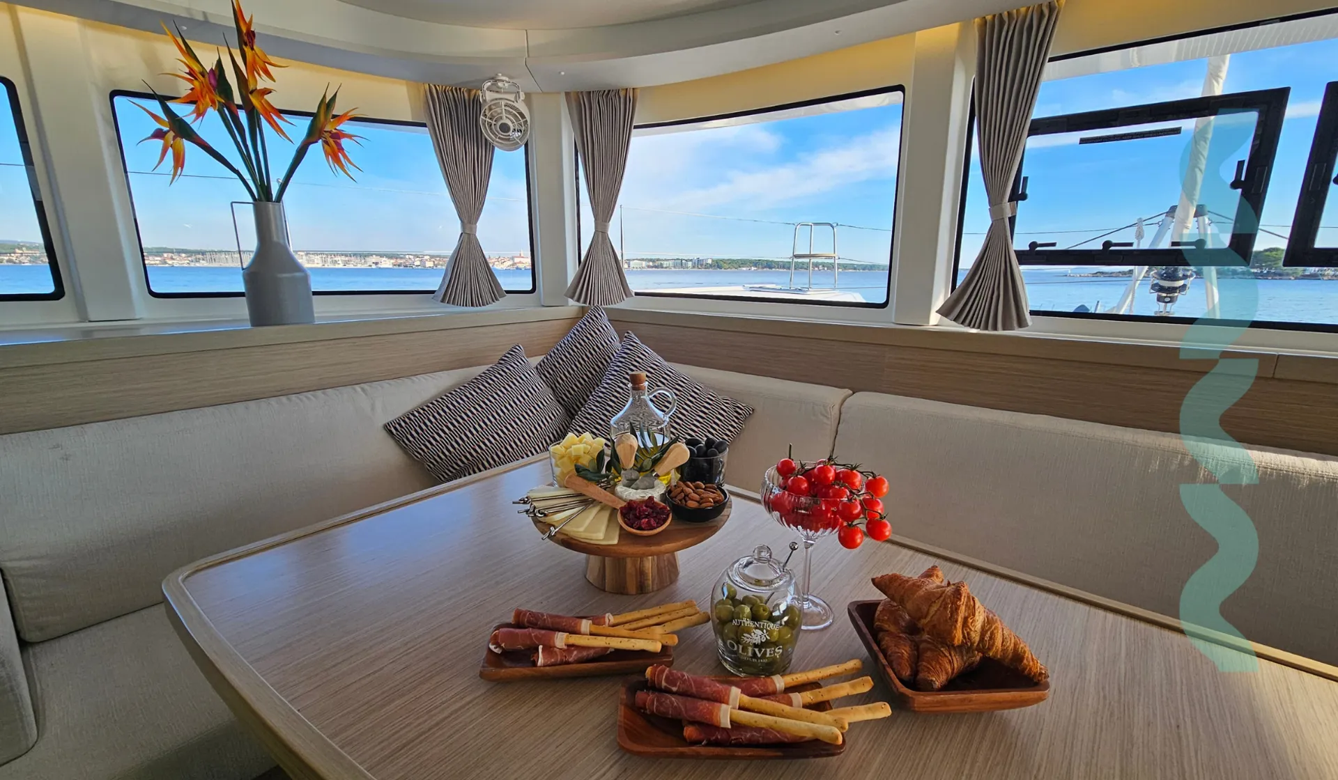 Croatia Bareboat Catamaran MAHI MAHI interior dining