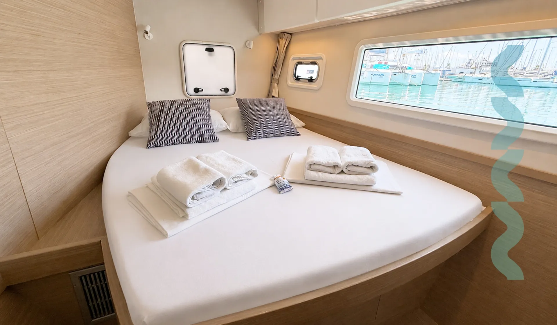 Croatia Bareboat Catamaran MAHI MAHI foreward cabin 2