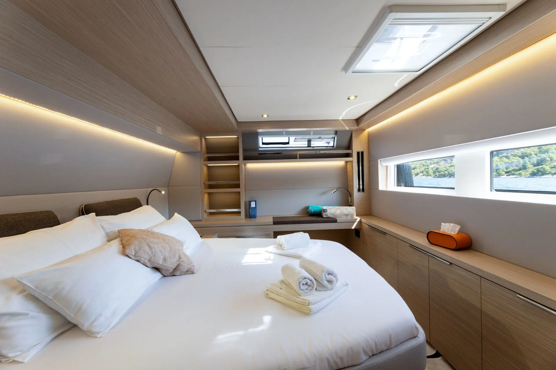 Croatia Crewed Catamaran ARTISAN - 2025 Lagoon 55 double cabin