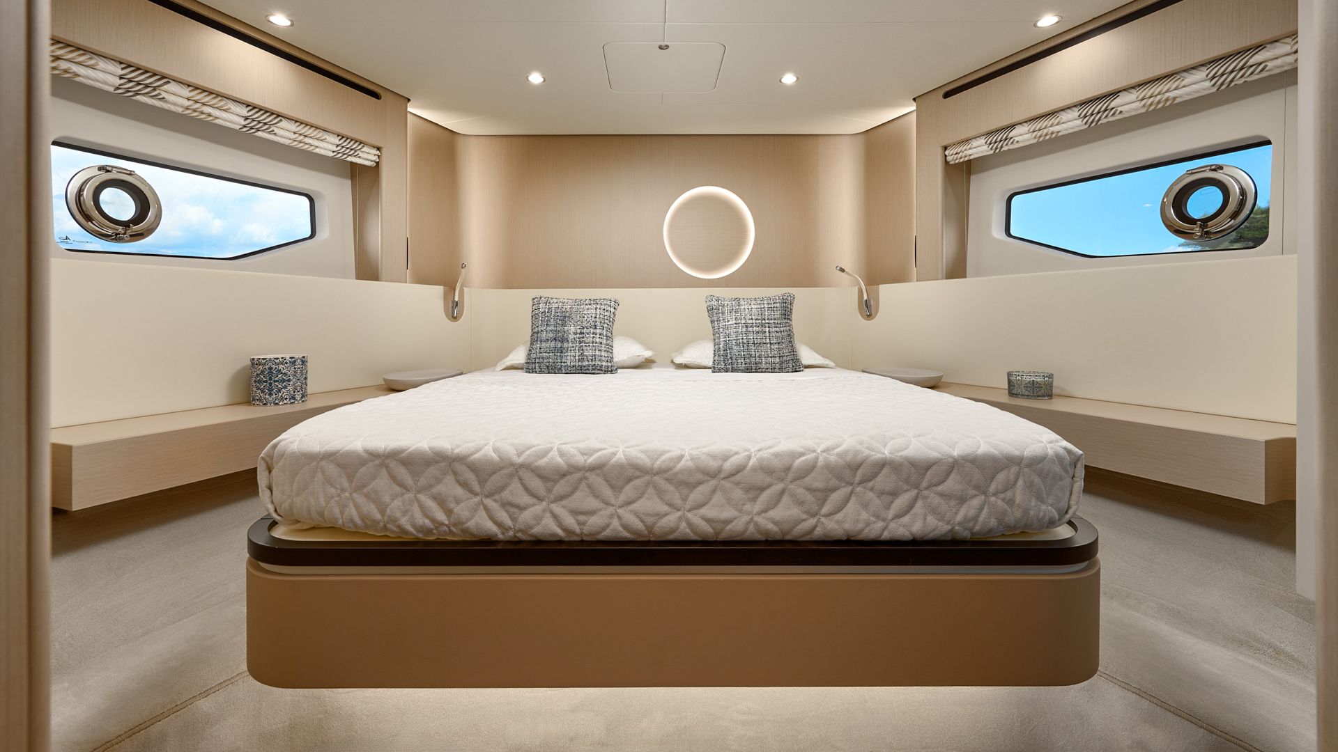 Croatia Crewed Motor Yacht AGLAYA - 2023 Azimut 68 Fly VIP Cabin