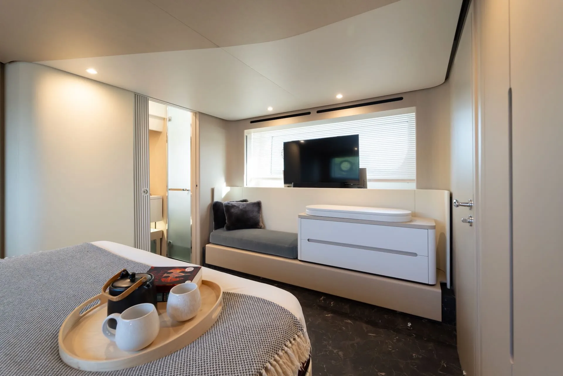 Croatia Crewed Motor Yacht DONNA - 2023 Azimut 68 Fly master cabin tv