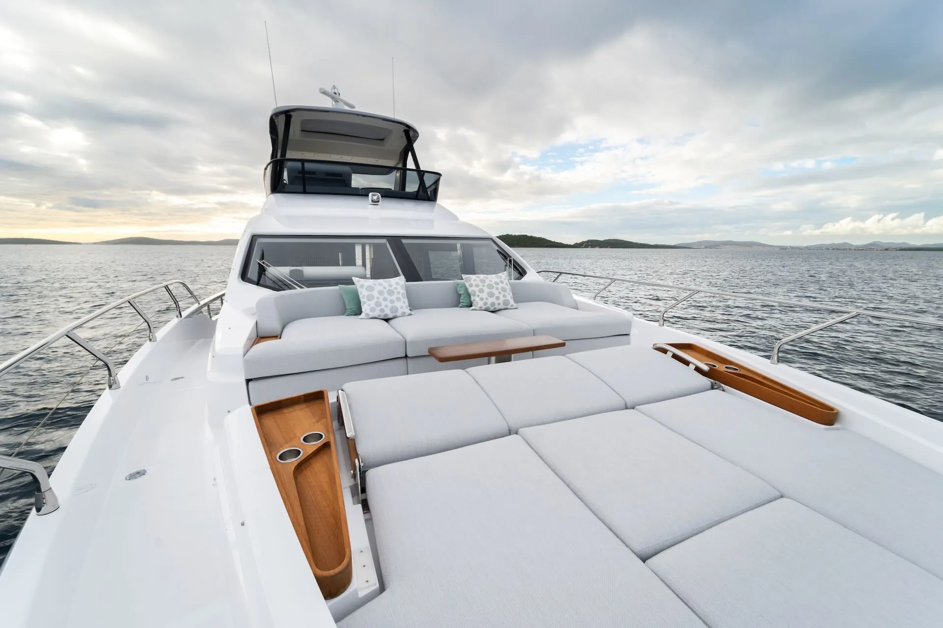 Croatia Crewed Motor Yacht DONNA - 2023 Azimut 68 Fly foredeck seating