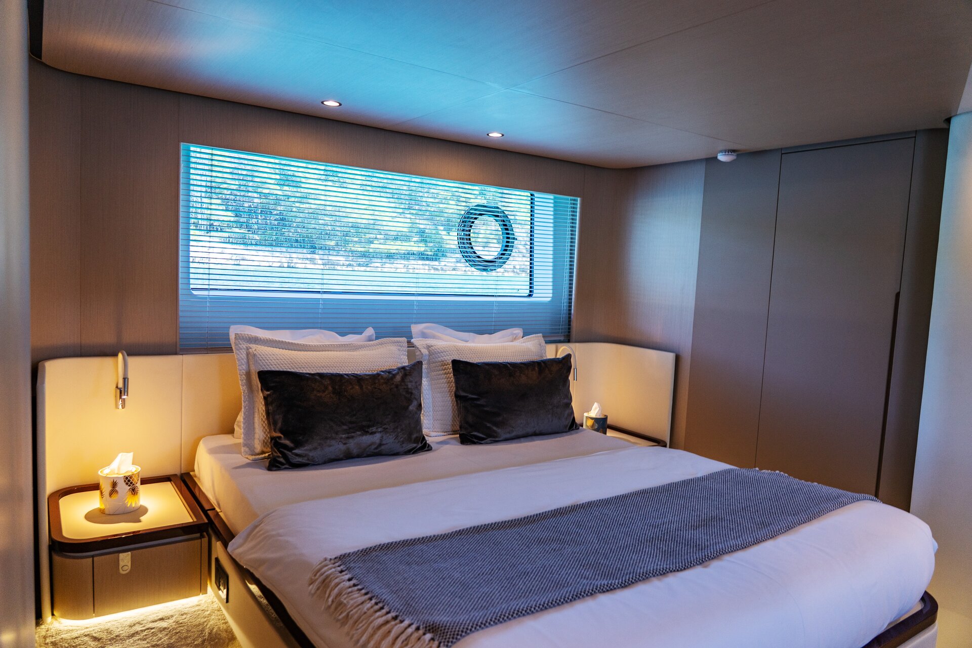 Croatia Crewed Motor Yacht DONNA - 2023 Azimut 68 Fly master cabin