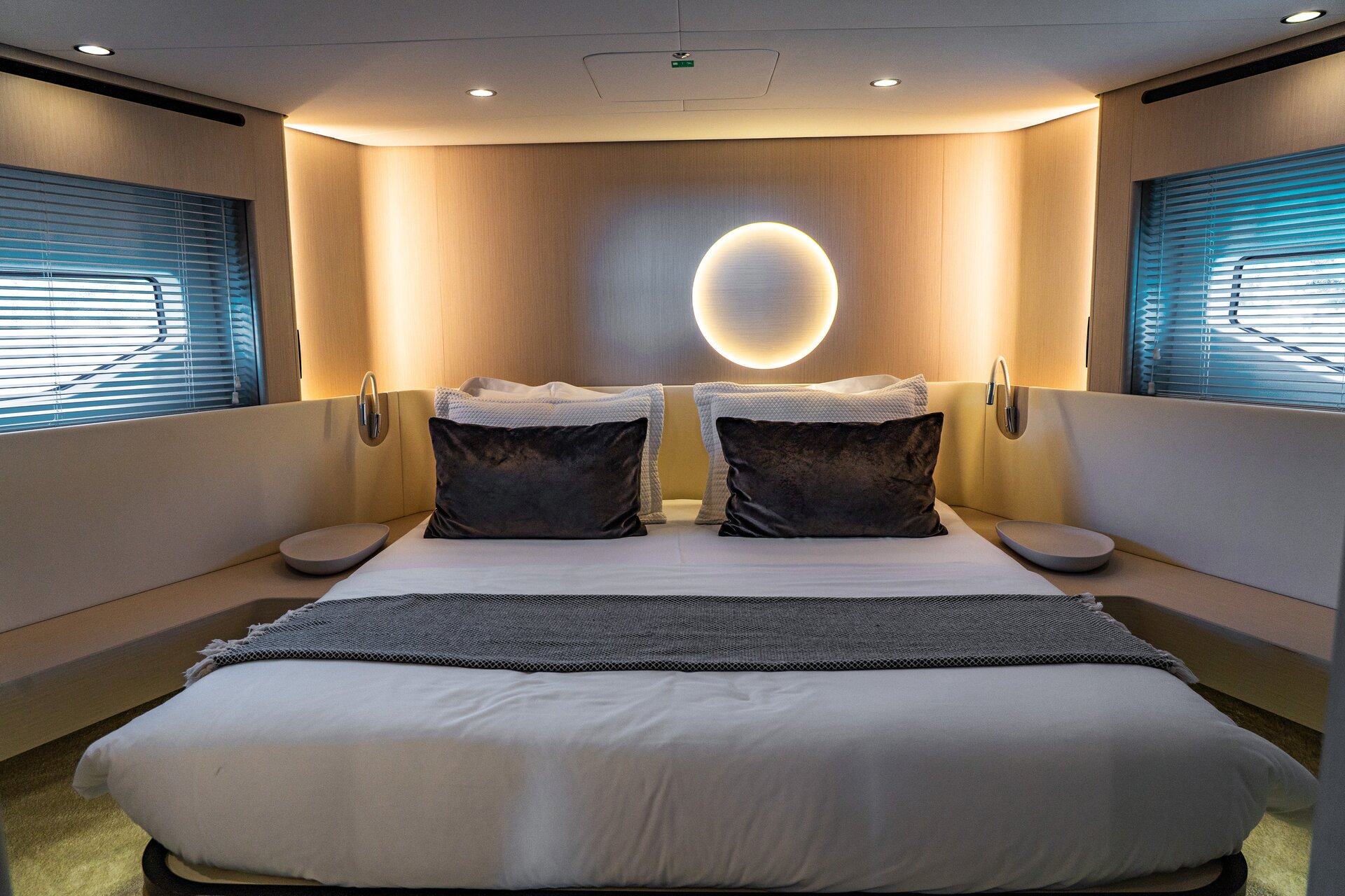 Croatia Crewed Motor Yacht DONNA - 2023 Azimut 68 Fly VIP Cabin