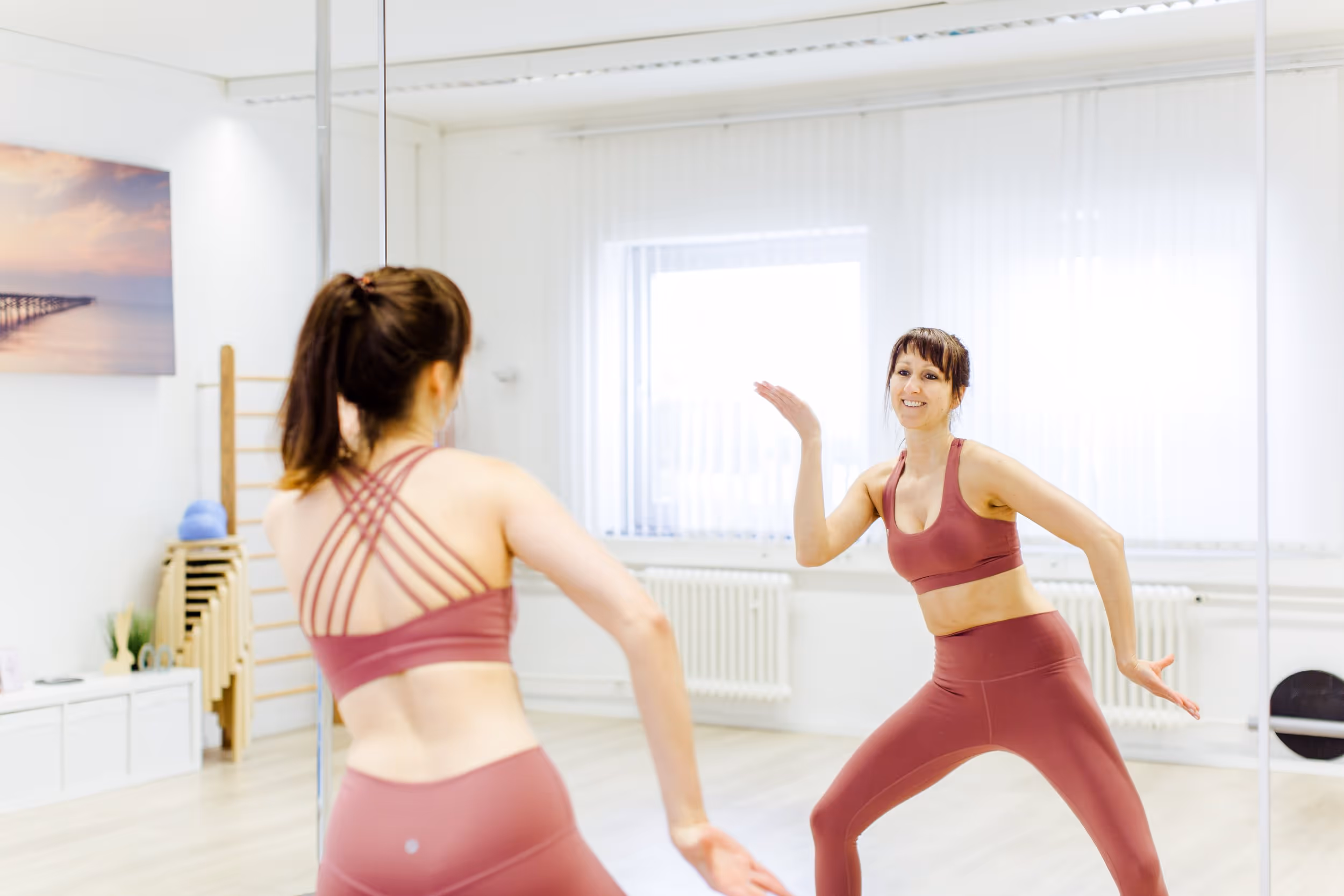 Ein Latin Dance Zumba Tanzschritt im STUDIO8 in Nagold