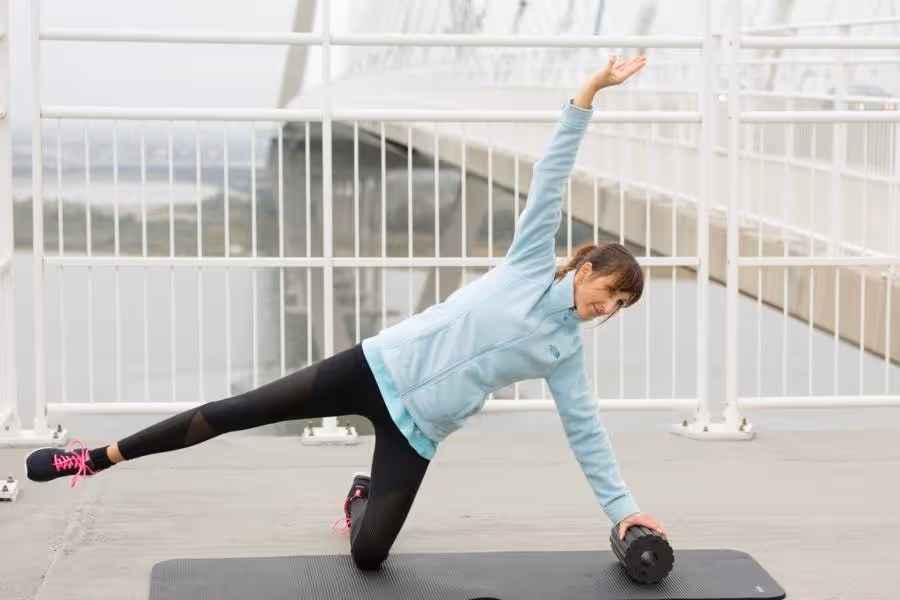 Fitnessübung im outdoor Mama-Workout Kurs von STUDIO8 Fitness in Nagold