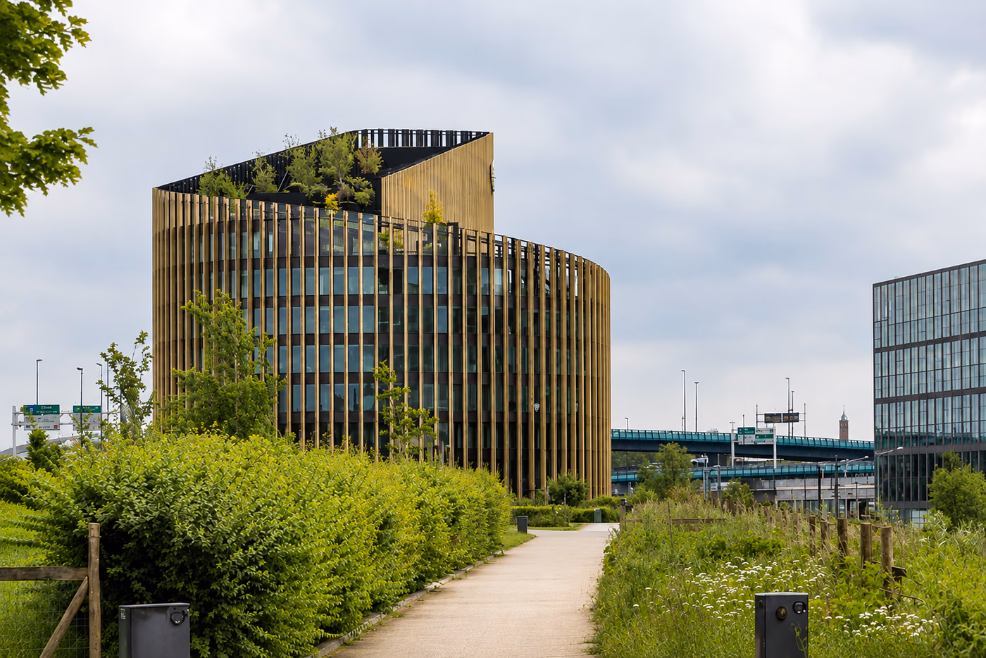Shake Building, 612 Rue de la Chaude Rivière, 59800 Lille, France