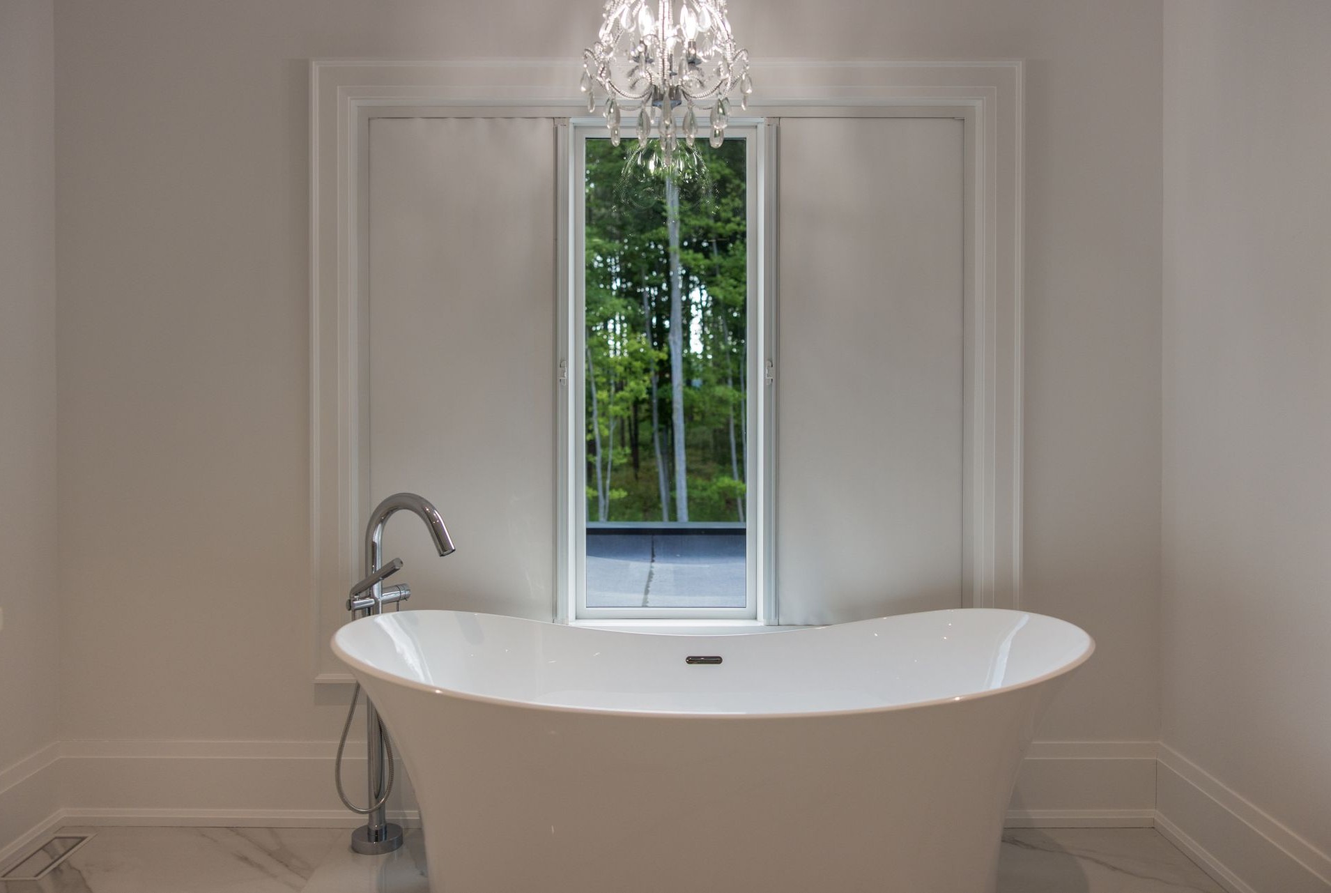 bathroom window treatments